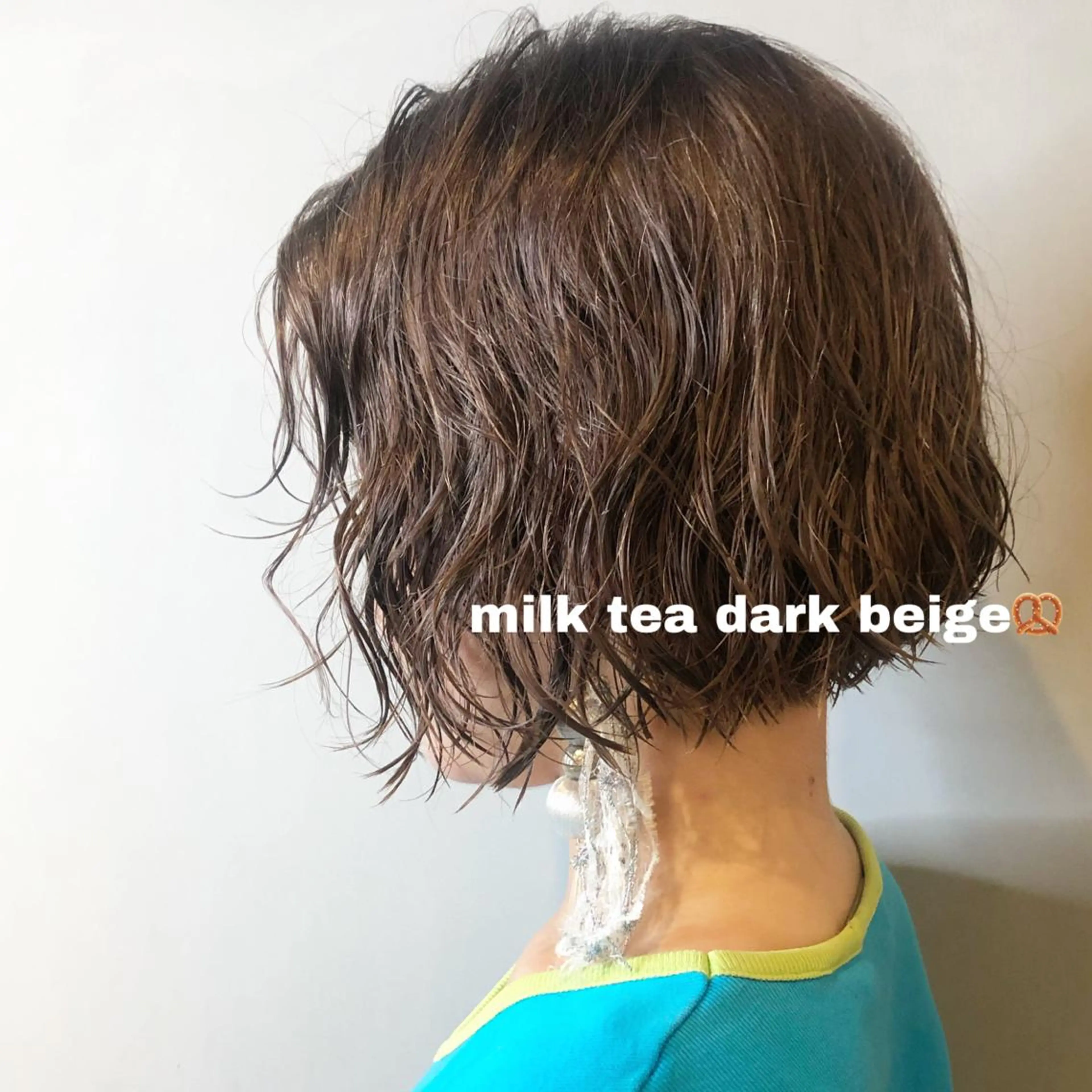 ショート カラー パーマ ヘアアレンジ ベージュカラー ブリーチ ハイトーンカラー ハイトーンベージュ ルナ｜縮毛矯正 ×デザインカラー🥝のヘアスタイル