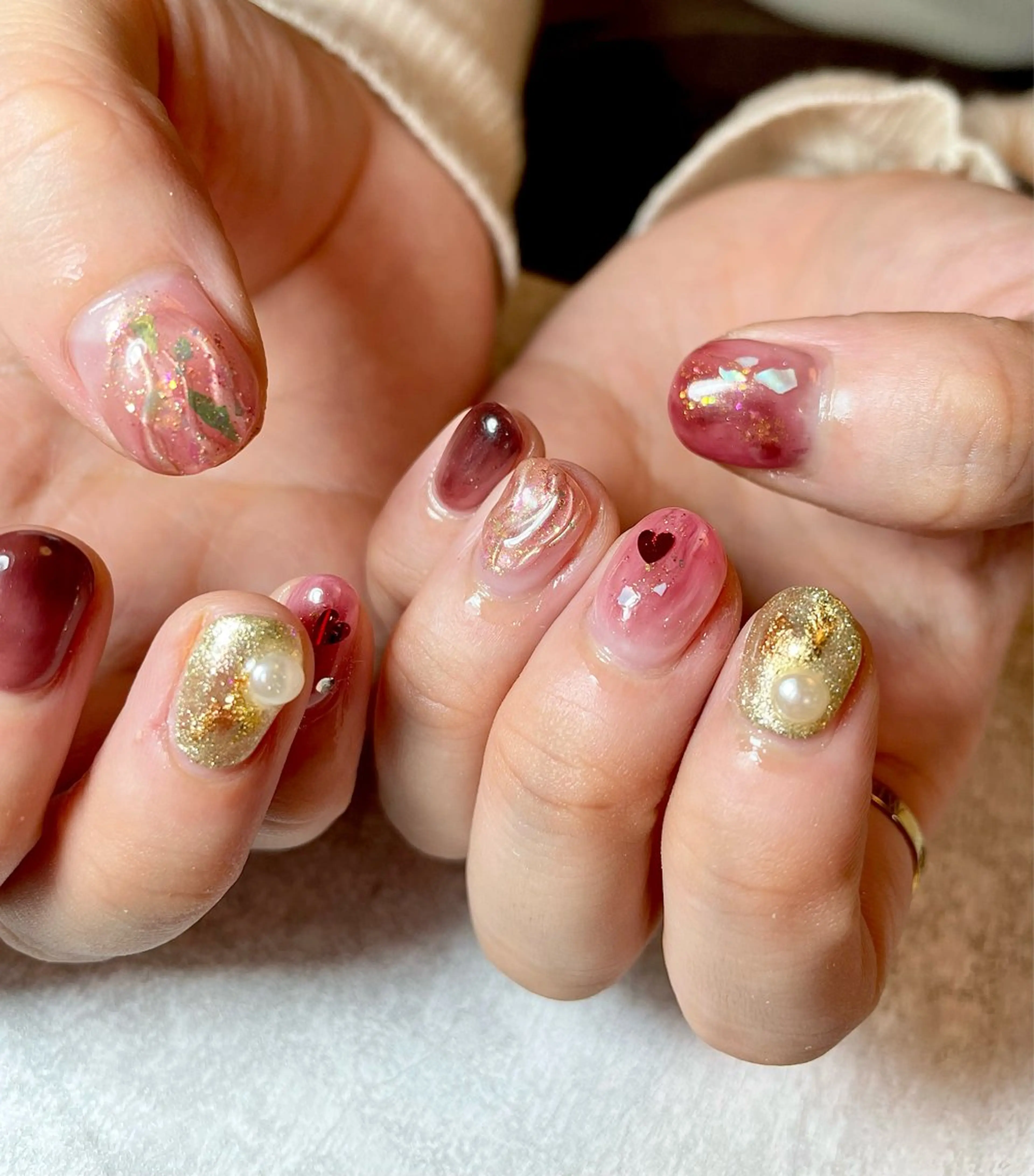 ネイル 持ち込み ニュアンスネイル バレンタイン nana .のネイルデザイン