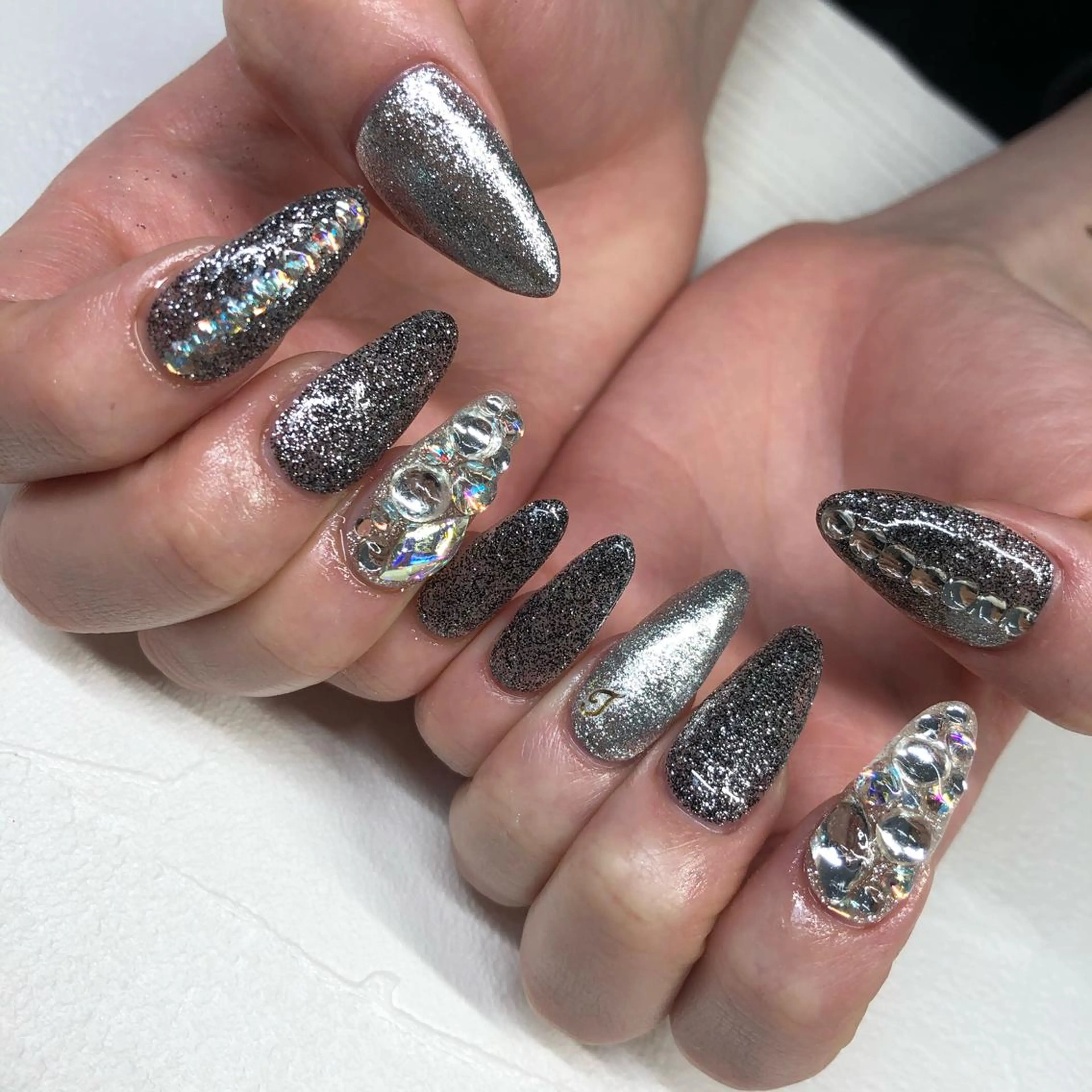 ロング カラー ヘアアレンジ キッズ ネイル マツエク・マツパ スカルプネイル 福田 加奈のネイルデザイン