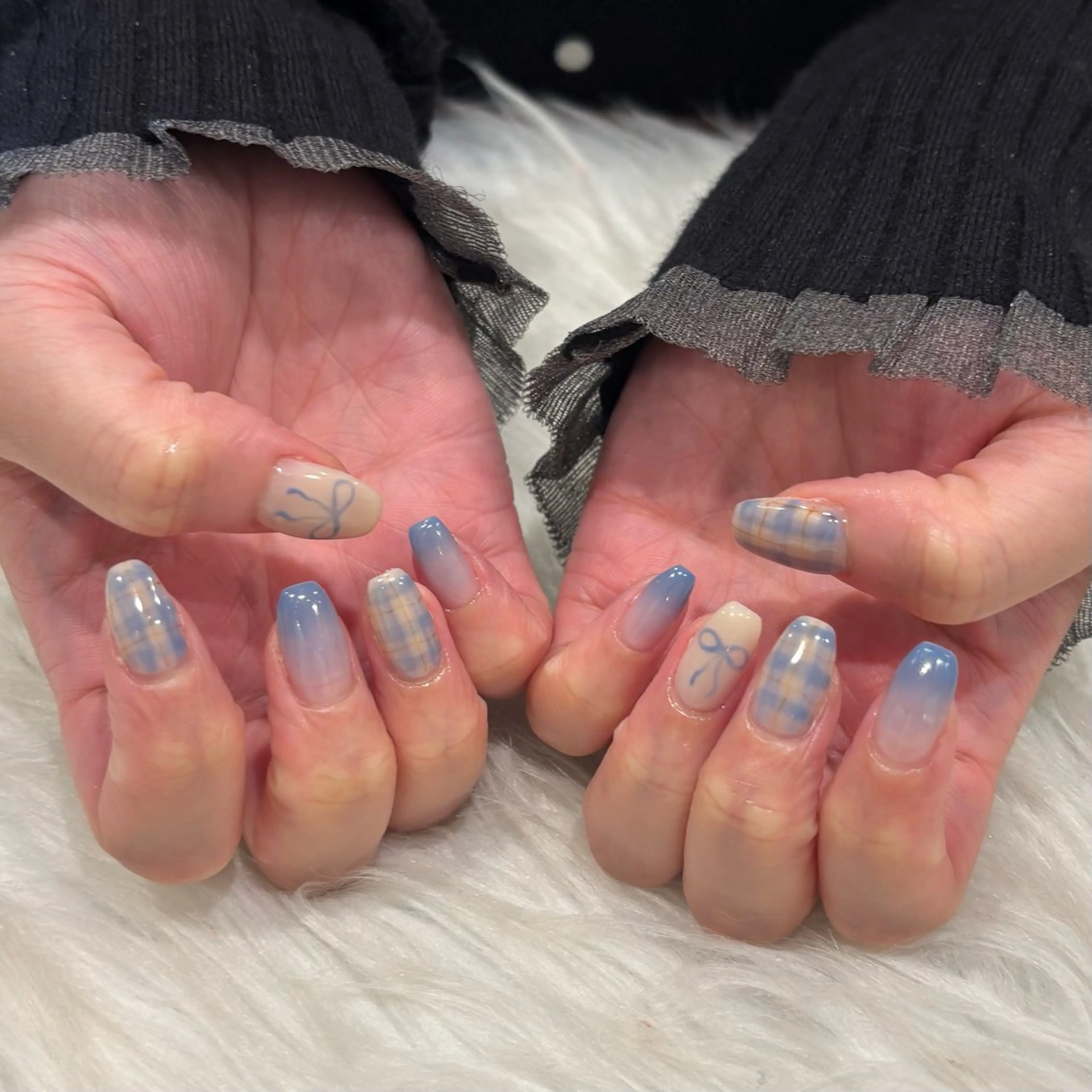 ネイル 水色 ハンドネイル Nobody_ Reikaのネイルデザイン