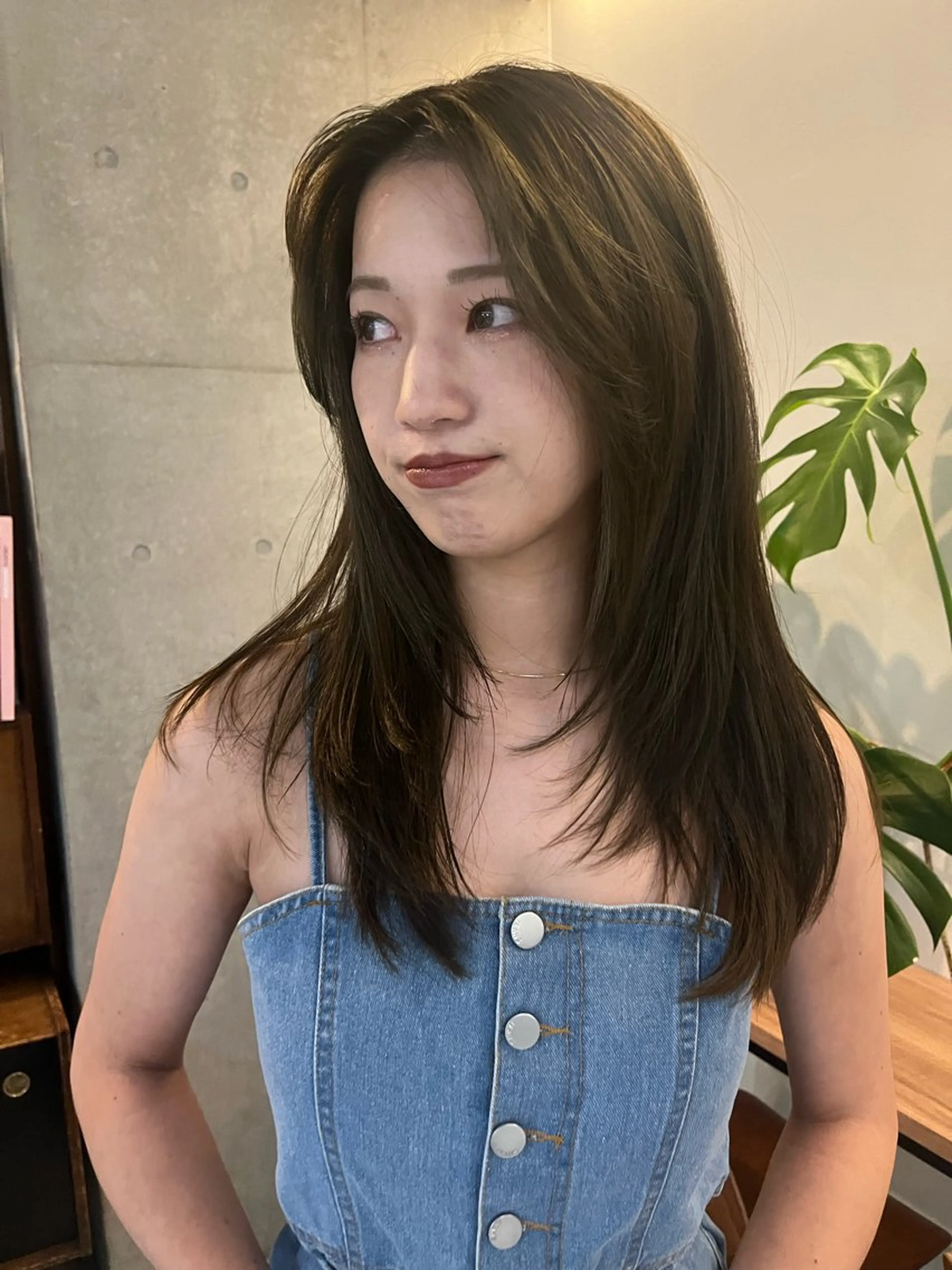 セミロング ボブ 顔まわりレイヤー ハイレイヤー 韓国風ヘア レイヤーカット カット トリートメント レイヤーカット\ウル フ　chinatsuのヘアスタイル