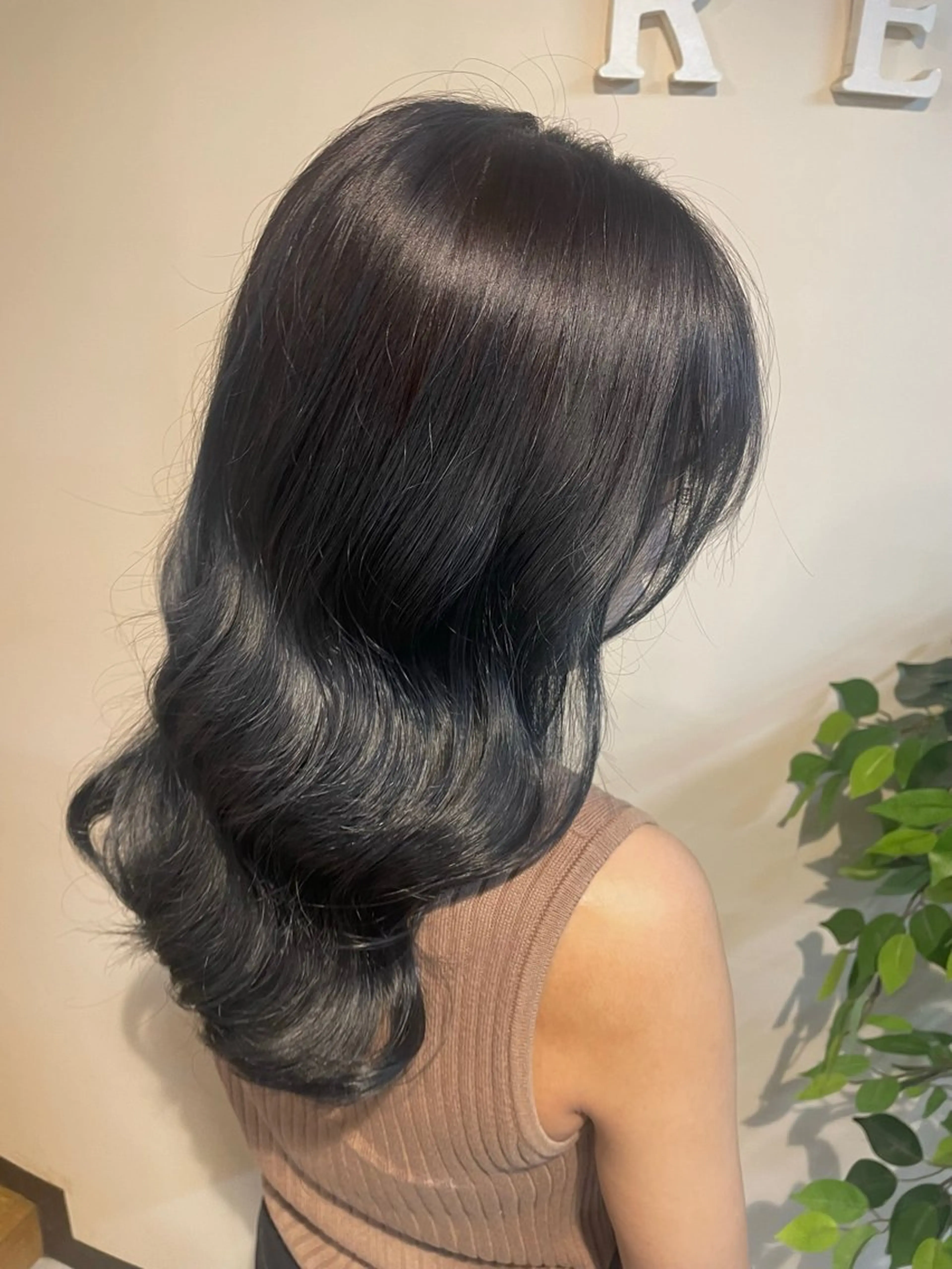 セミロング カラー ネイビーカラー 宮本 いぶきのヘアスタイル