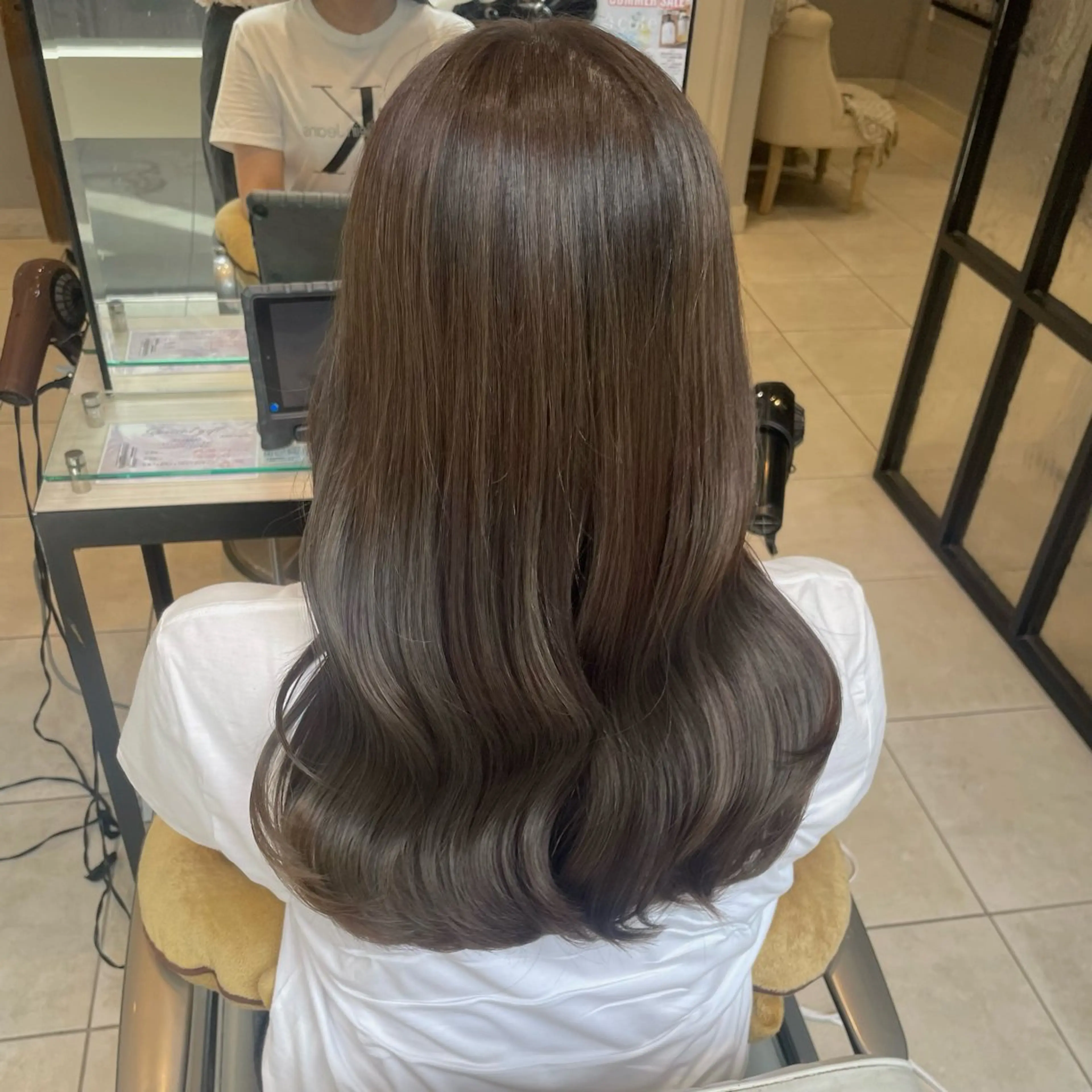 ロング カット ヘアカラー トリートメント 🩶赤み消しカラー 🐈‍⬛荻野美思🐾のヘアスタイル