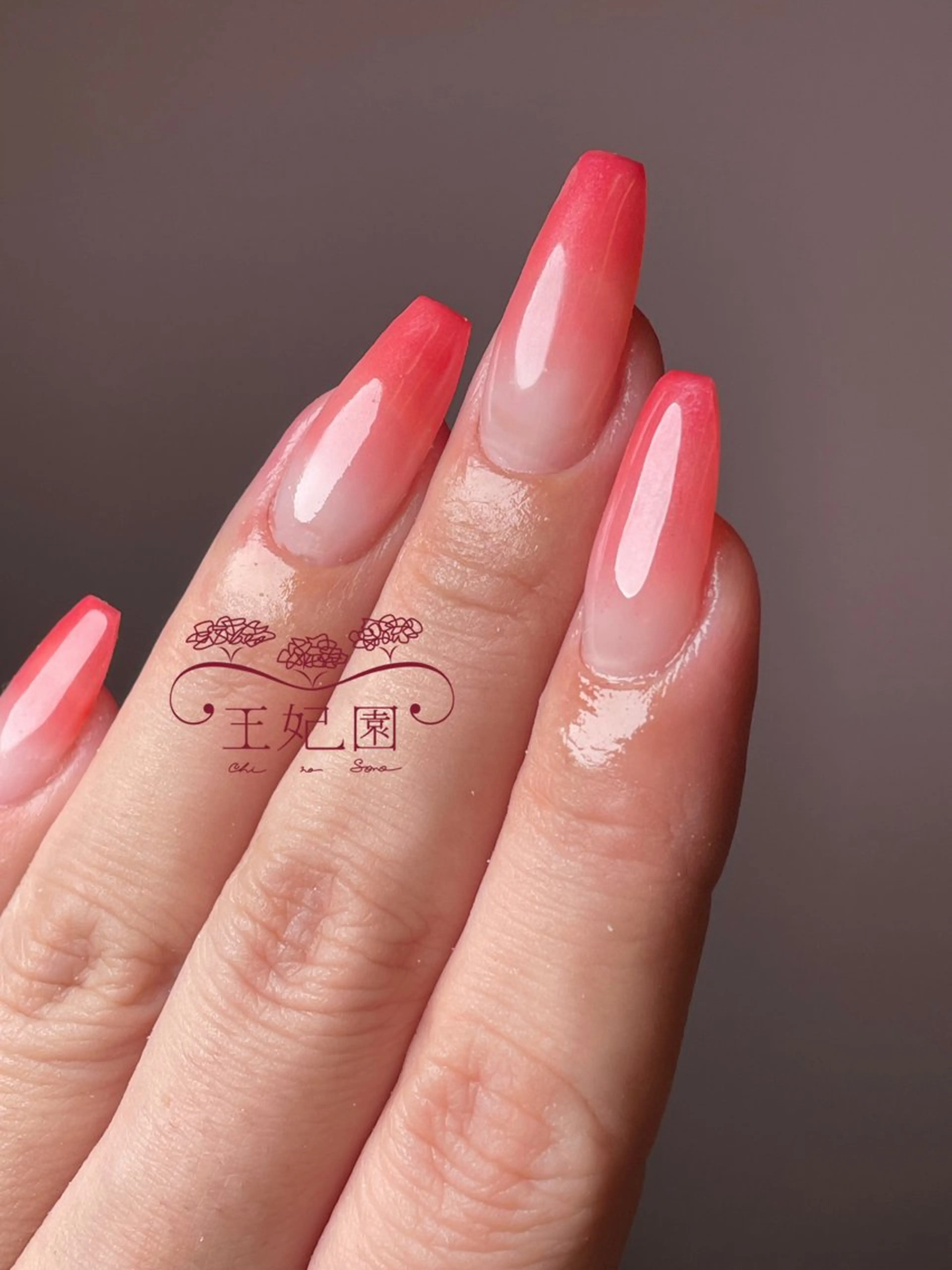 ネイル グラデーション nail salon王妃の園所属・王妃の園 ohinosonoのネイルデザイン