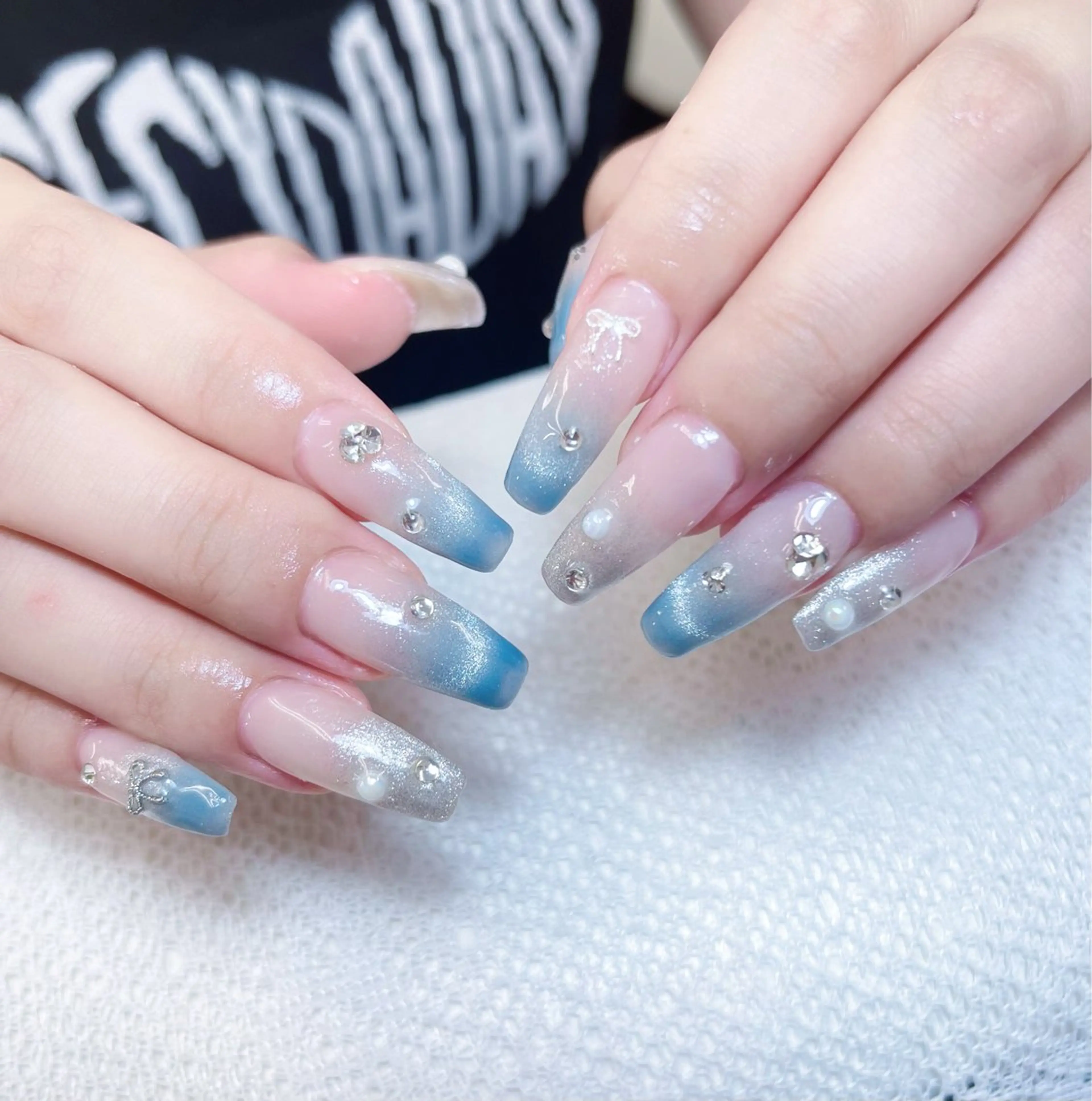 ネイル オーロラネイル クリアネイル フラッシュネイル ジェルネイル グラデーション ZUZU AMEE NAILのネイルデザイン