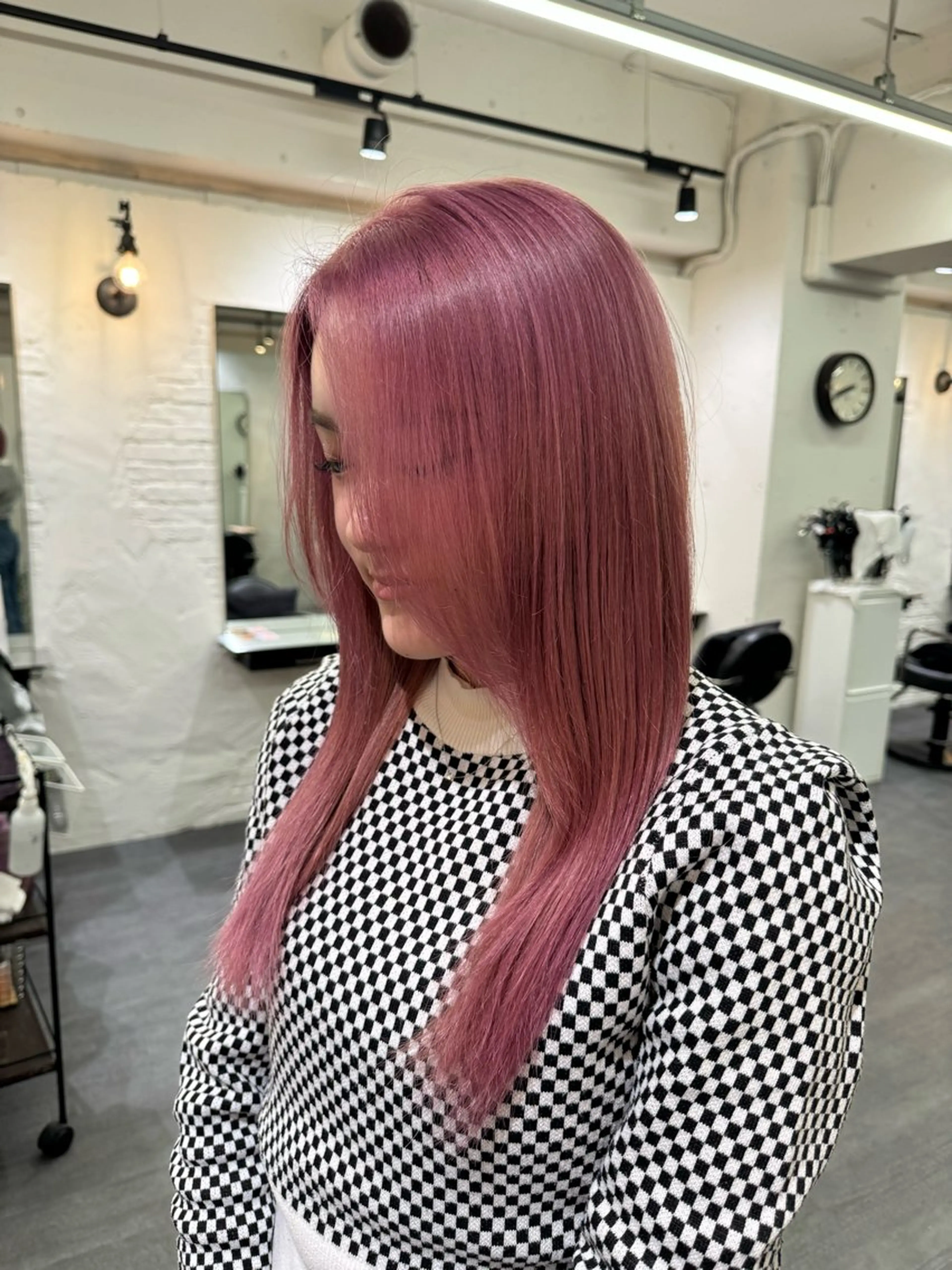 ロング 赤み無し柔らかカラー 【梅田】madokaのヘアスタイル