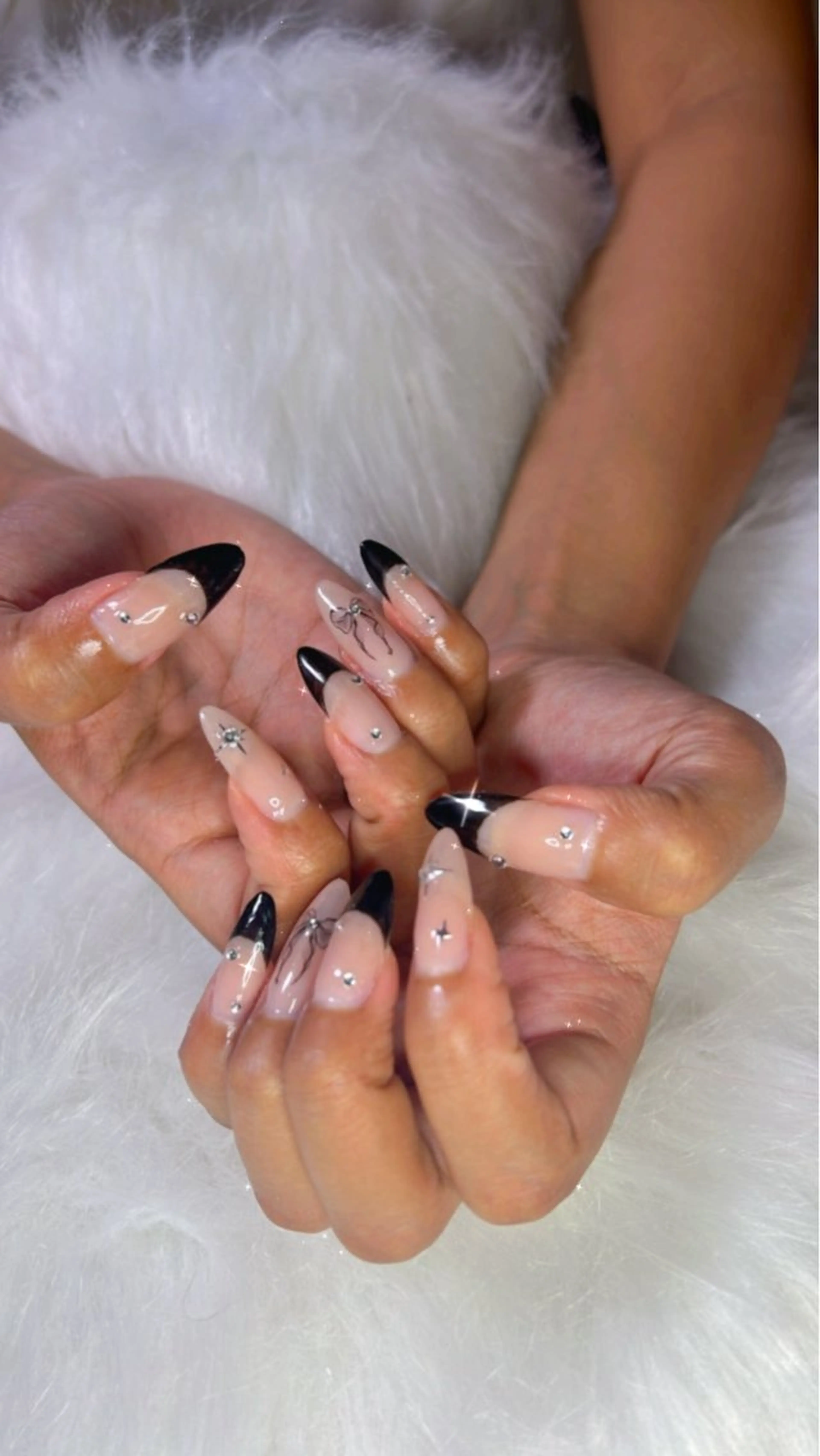 ネイル フレンチネイル OPHELIA 𓃛のネイルデザイン