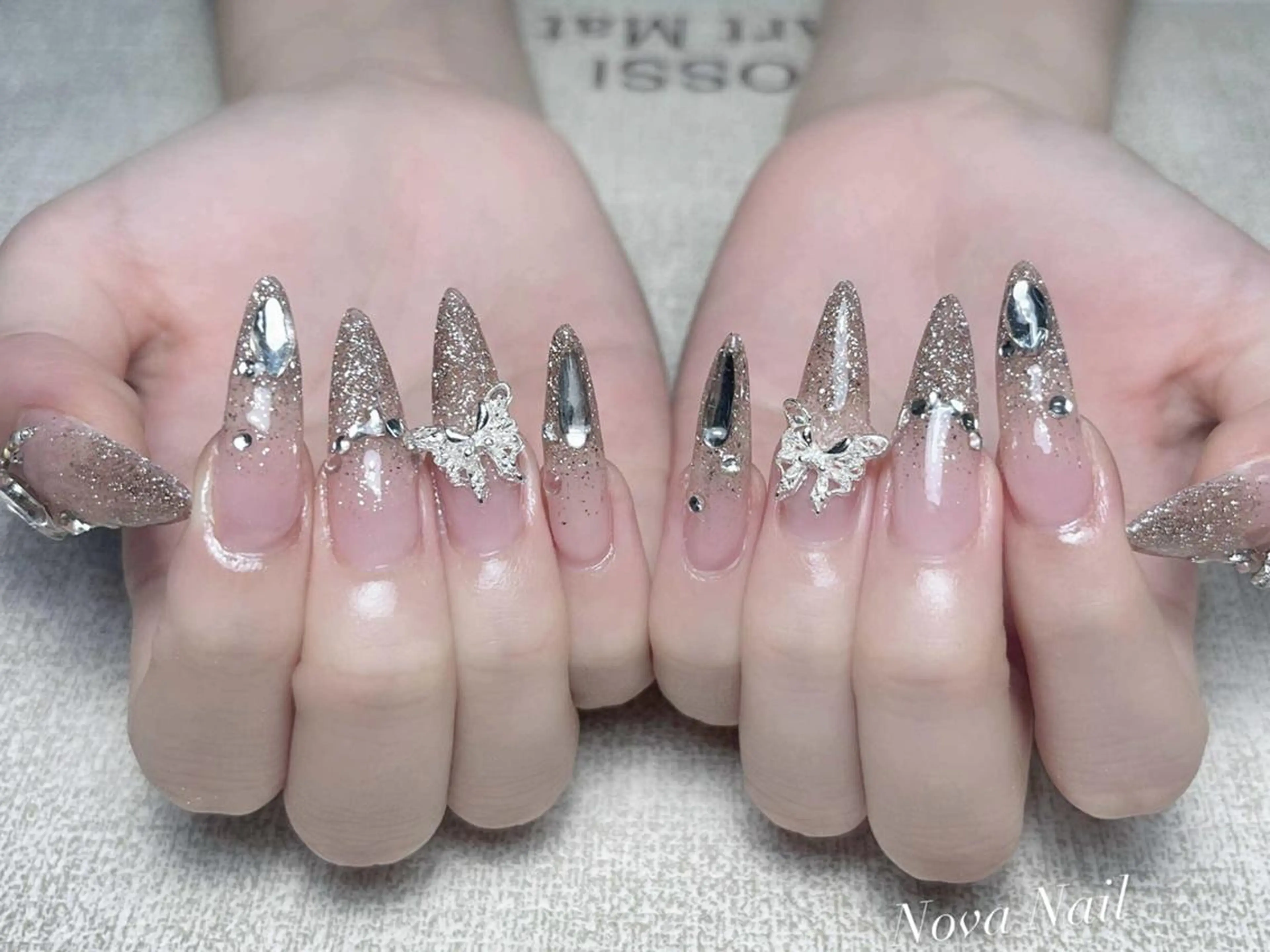 ネイル ガーリー ハート ピンク シルバー Jerry Novaのネイルデザイン