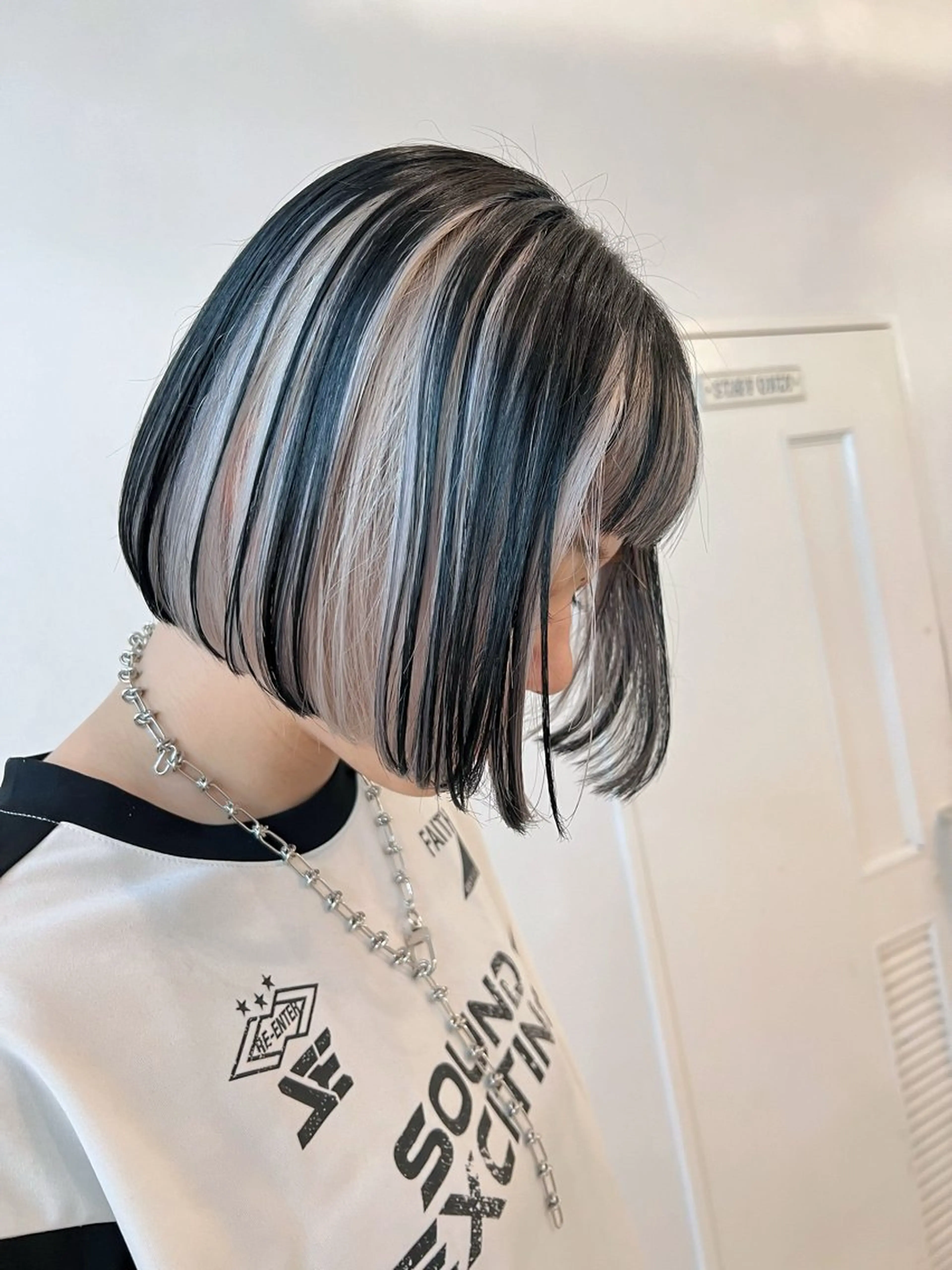 カラー YUI ハイトーンカラーのヘアスタイル