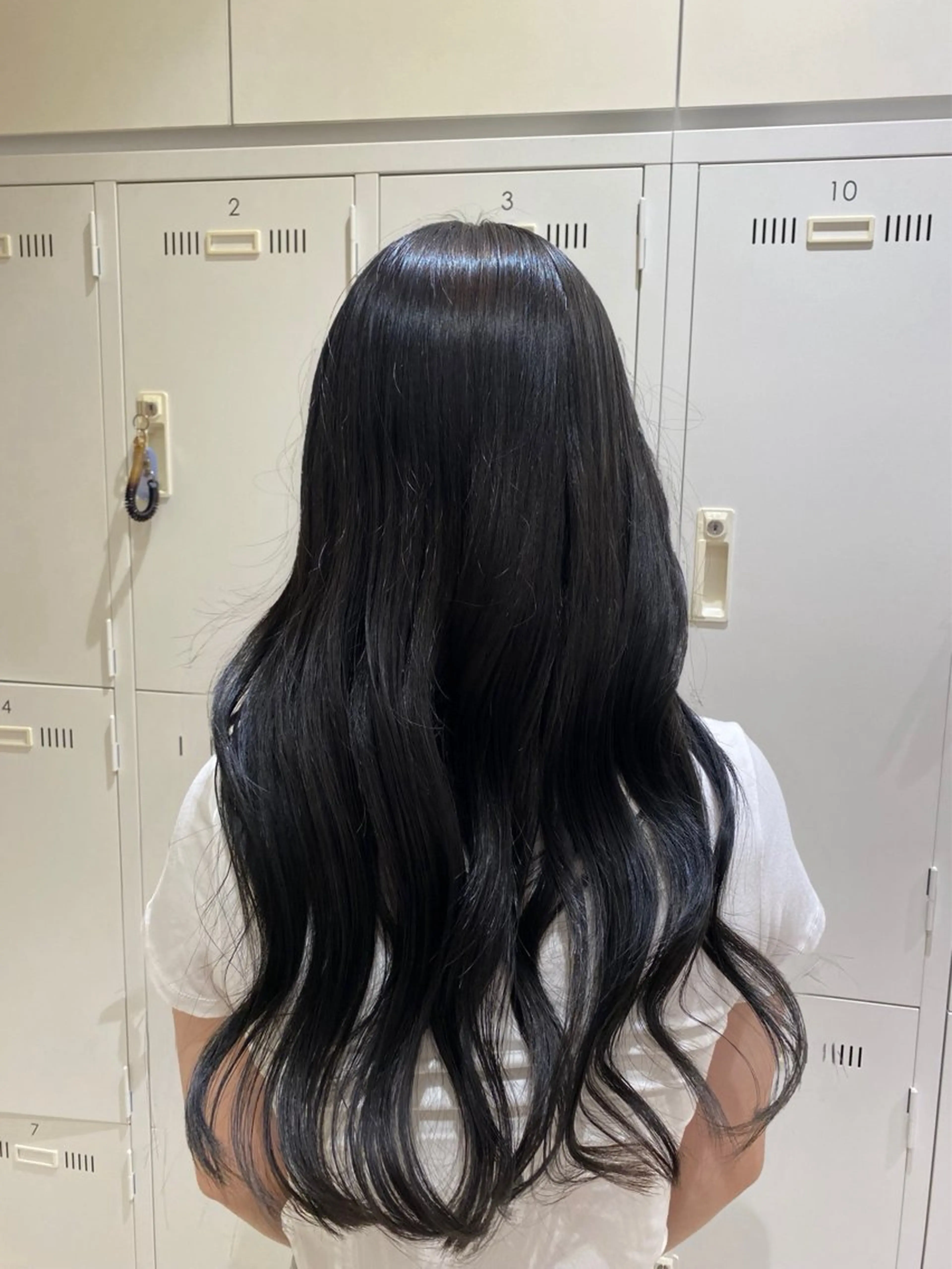 ロング カラー 𝐲𝐮𝐮𝐦𝐢 エクステ/ 艶カラーのヘアスタイル