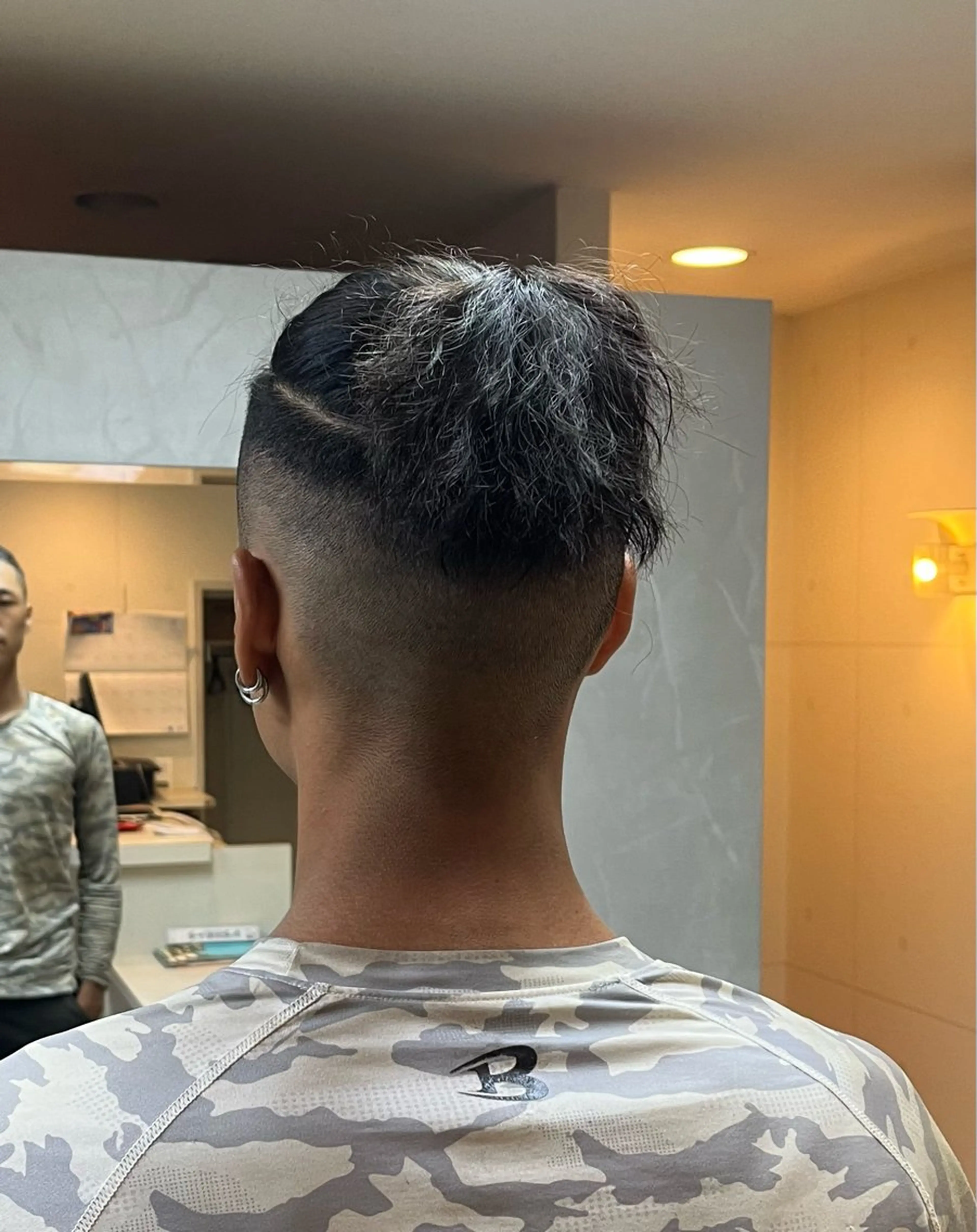 メンズ フェードカット 鶴 章英のヘアスタイル