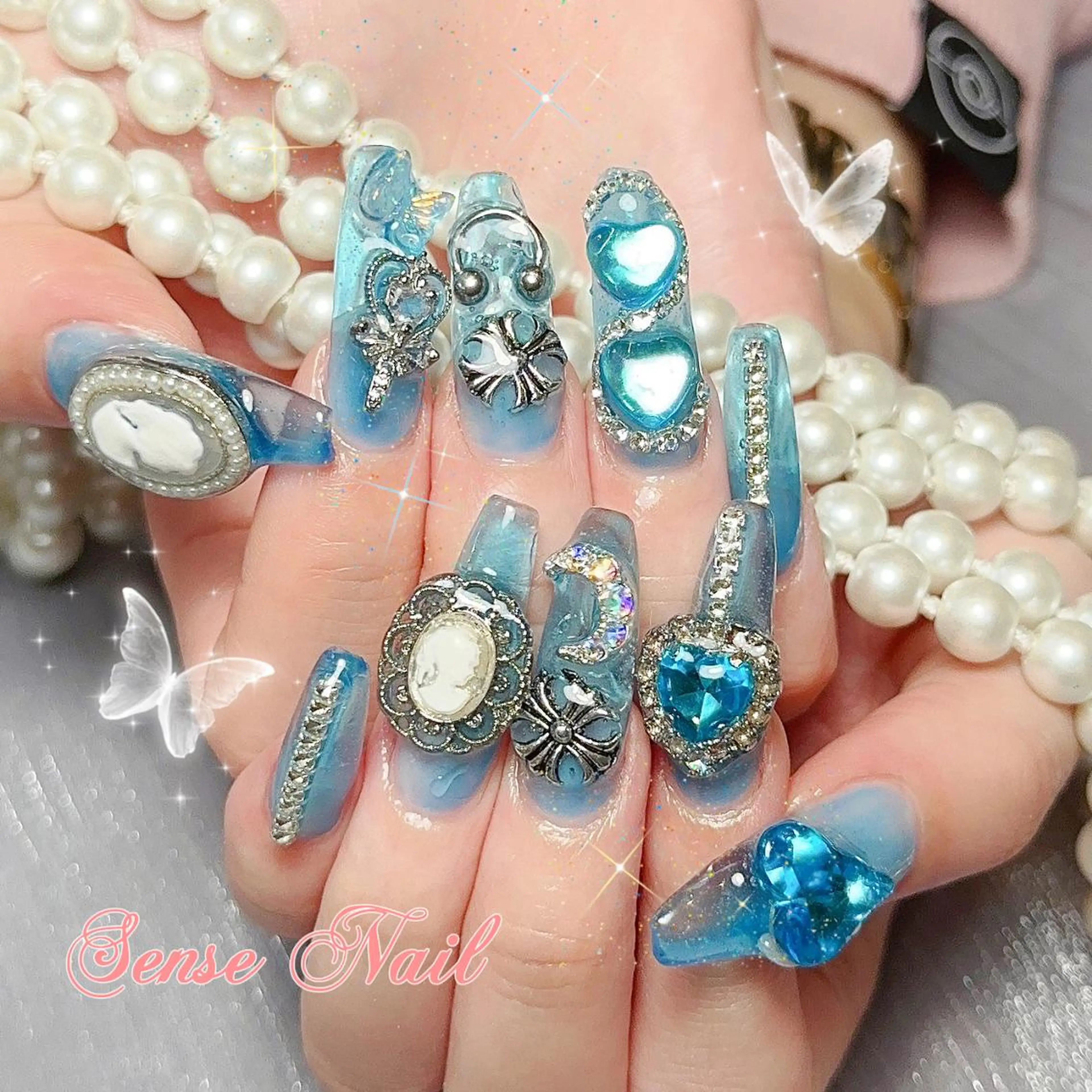 ネイル ハンドネイル ハンドケア Queening 🦋のネイルデザイン