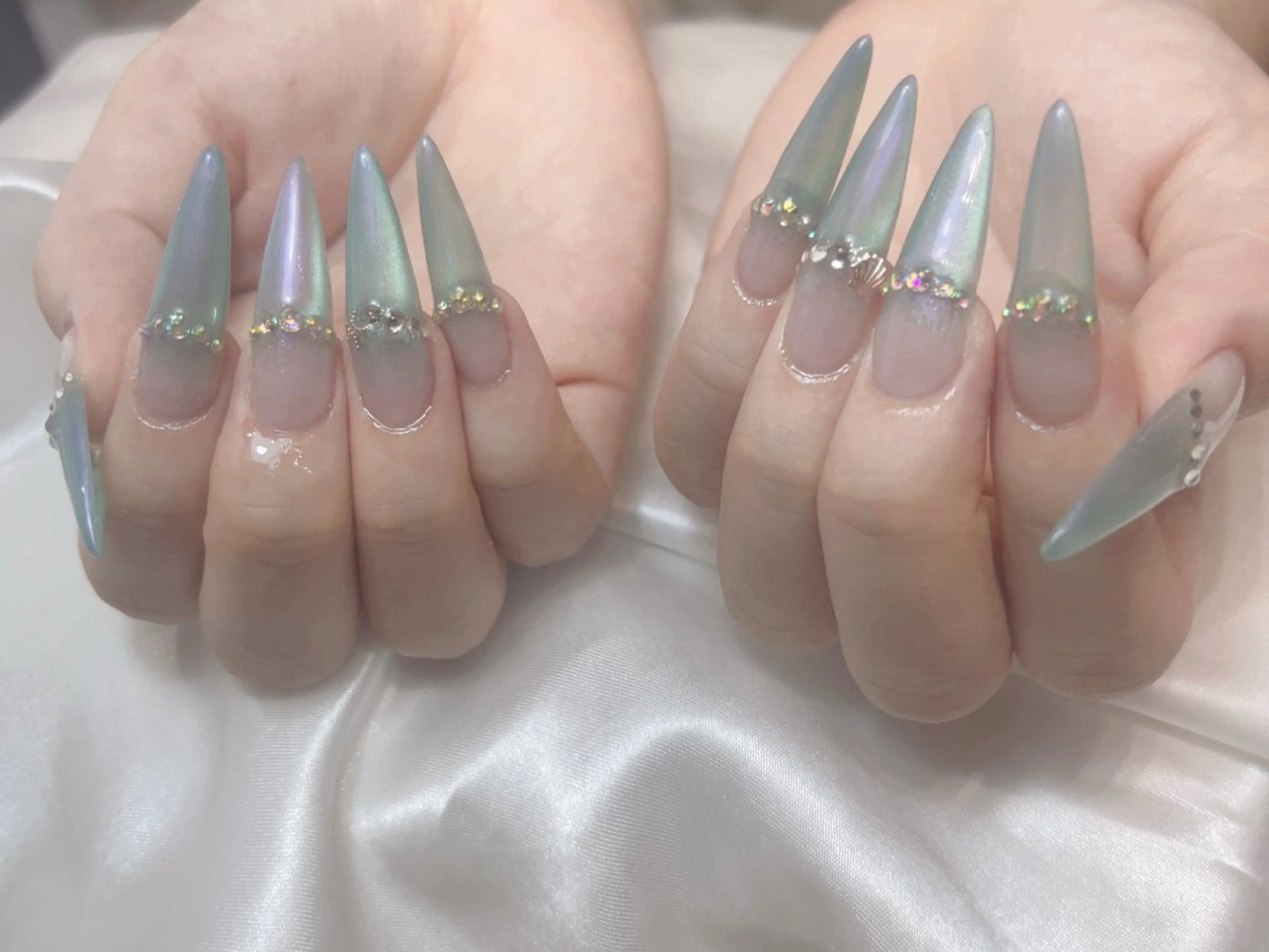 ネイル ブルー ロングネイル マグネットネイル salon de Tiara 碧のネイルデザイン