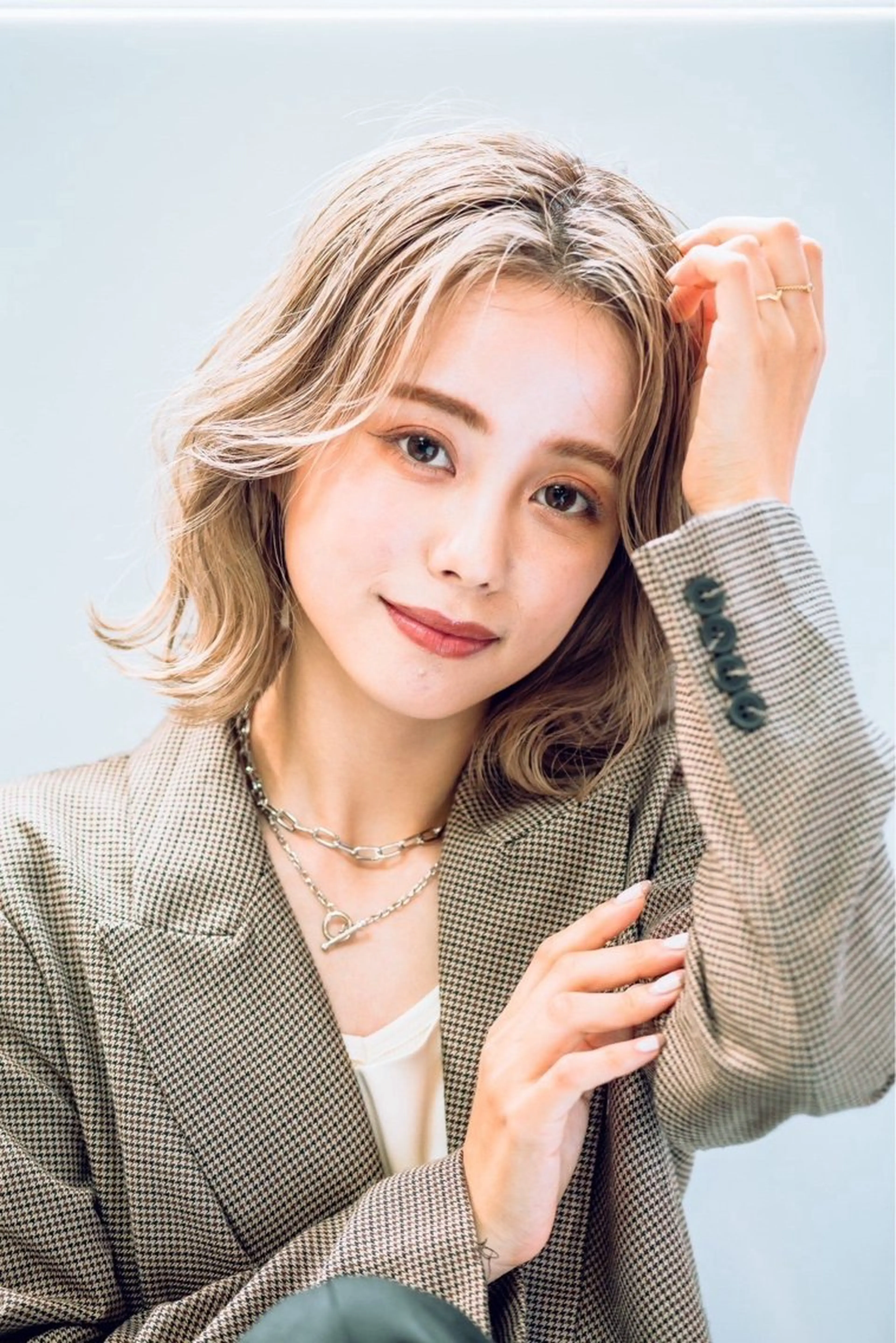 ミディアム ツヤ感カラーレイヤー カット川野莉空のヘアスタイル