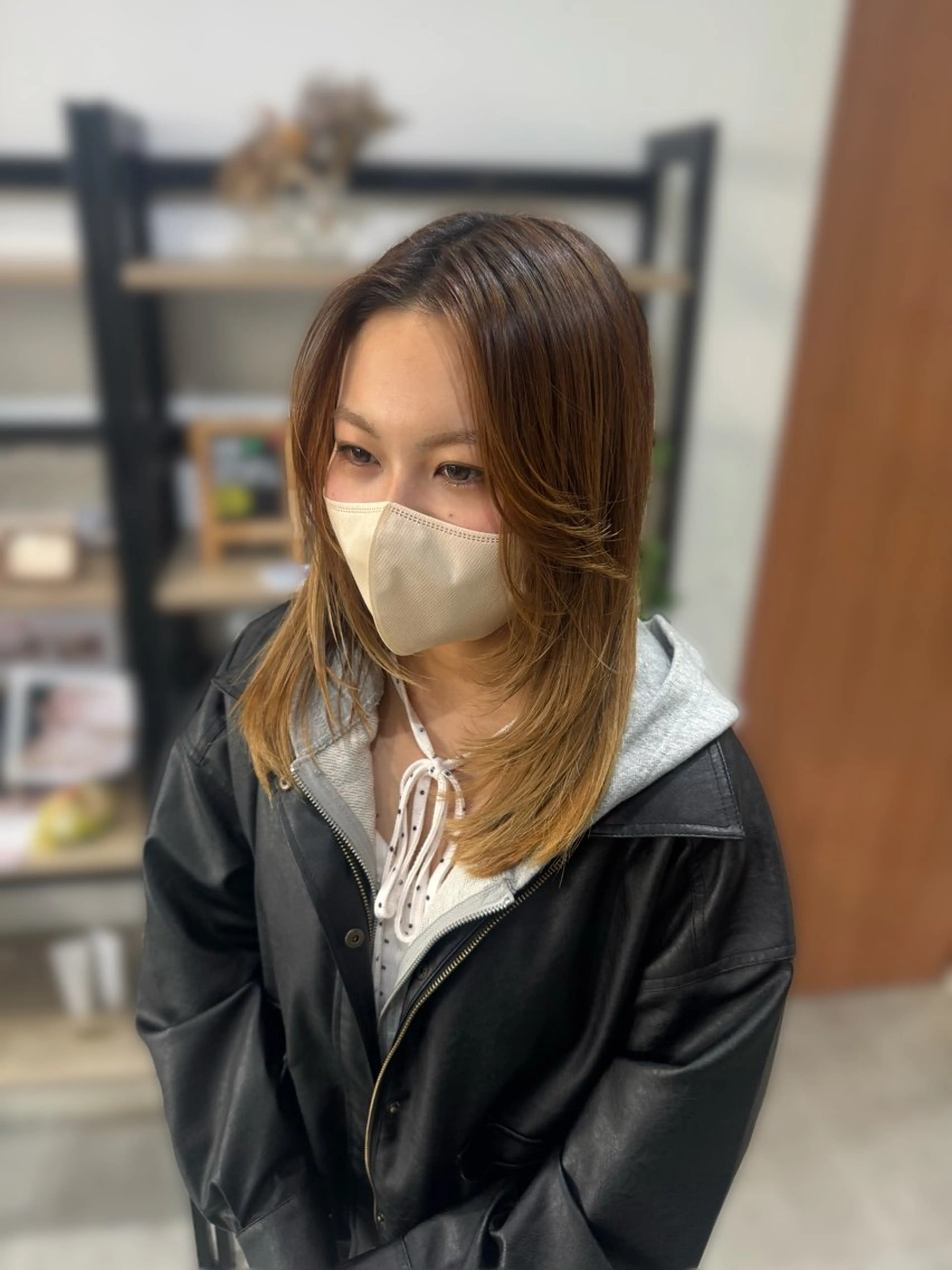 セミロング 韓国風ヘア レイヤーカット 小顔カット カット ヘアカラー 藤田 紋芽 Jr.stylistのヘアスタイル