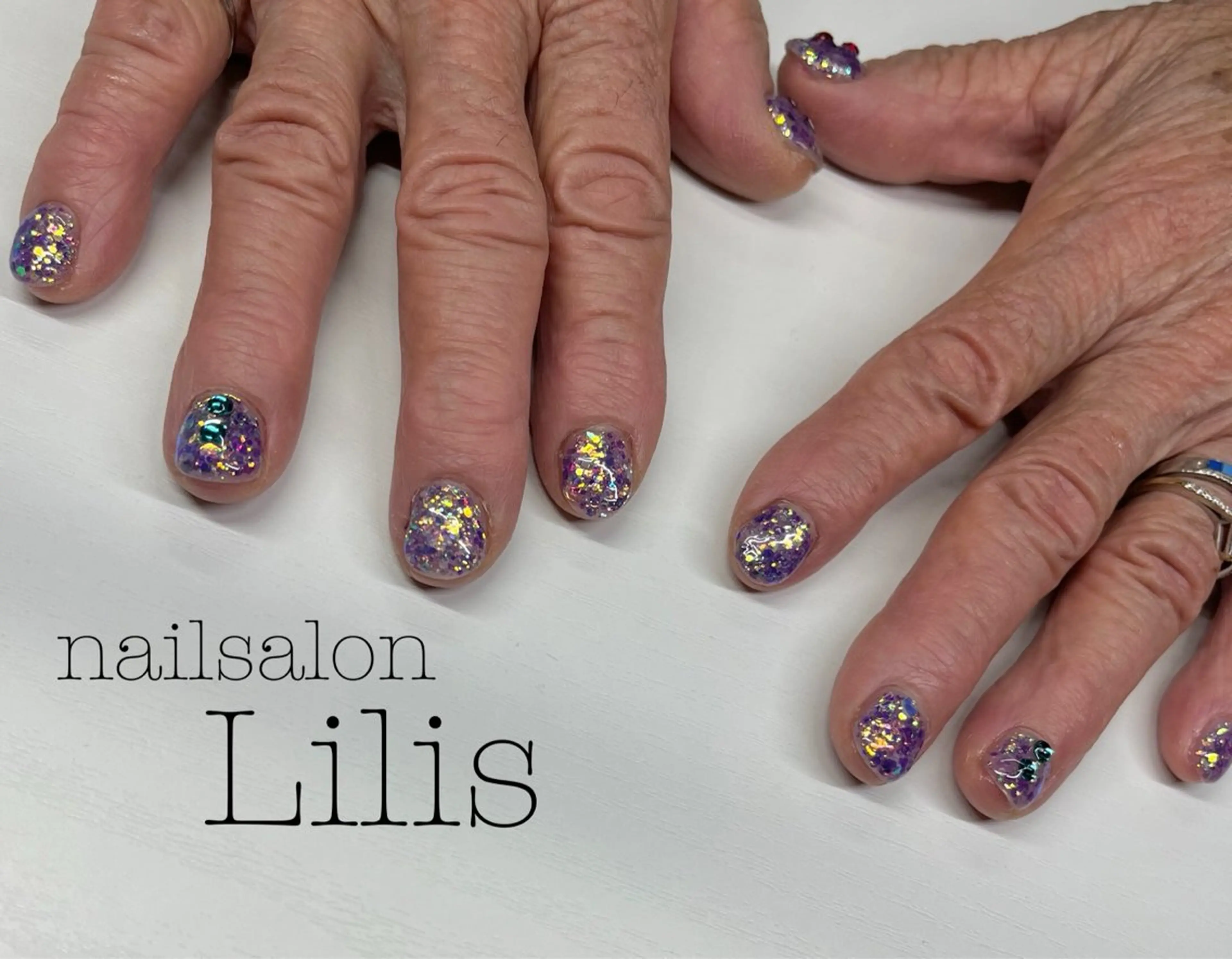 ネイル ラメ(グリッター) ワンカラーネイル ストーンネイル nailsalon Lilisのネイルデザイン