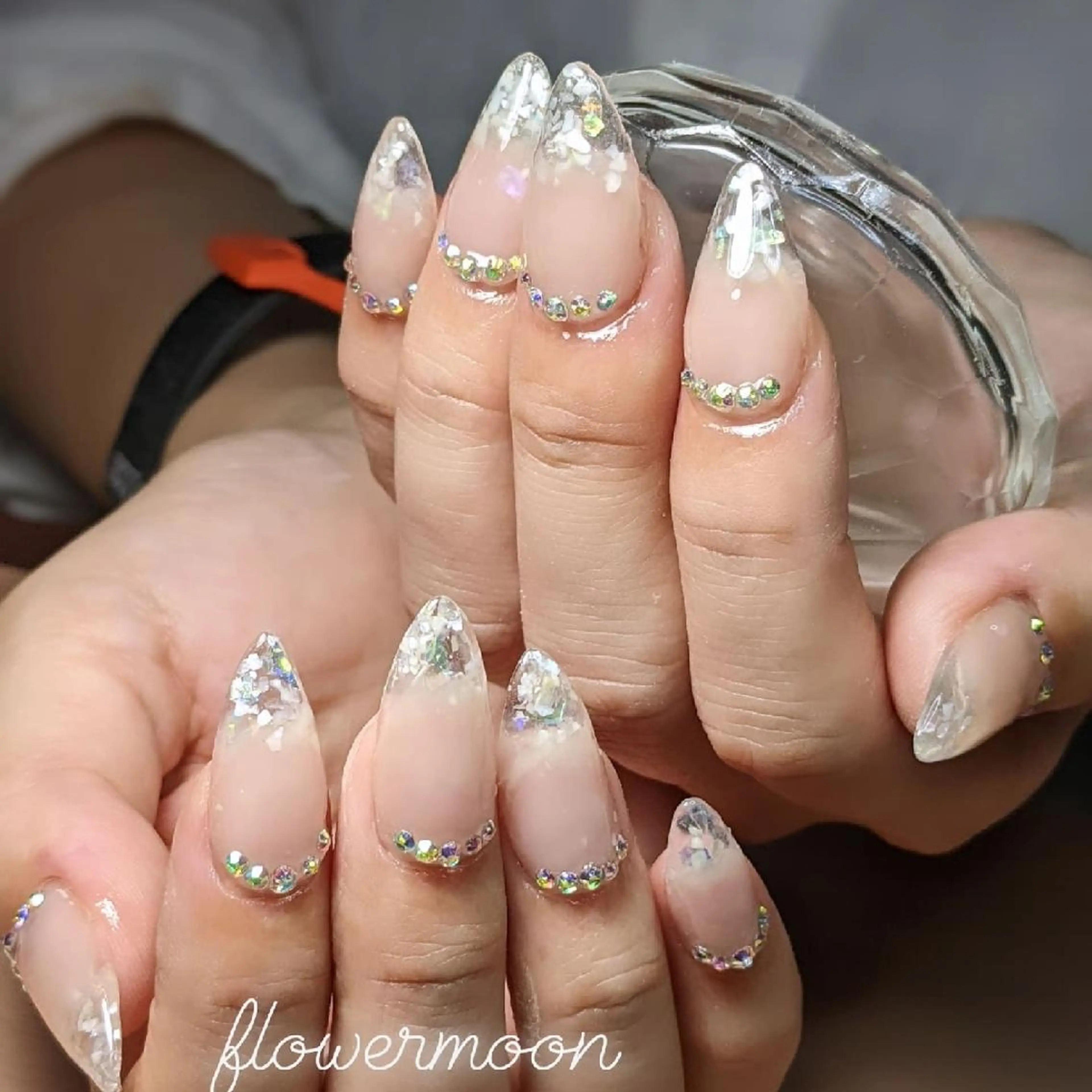 ネイル クリアネイル フラワー ムーンのネイルデザイン