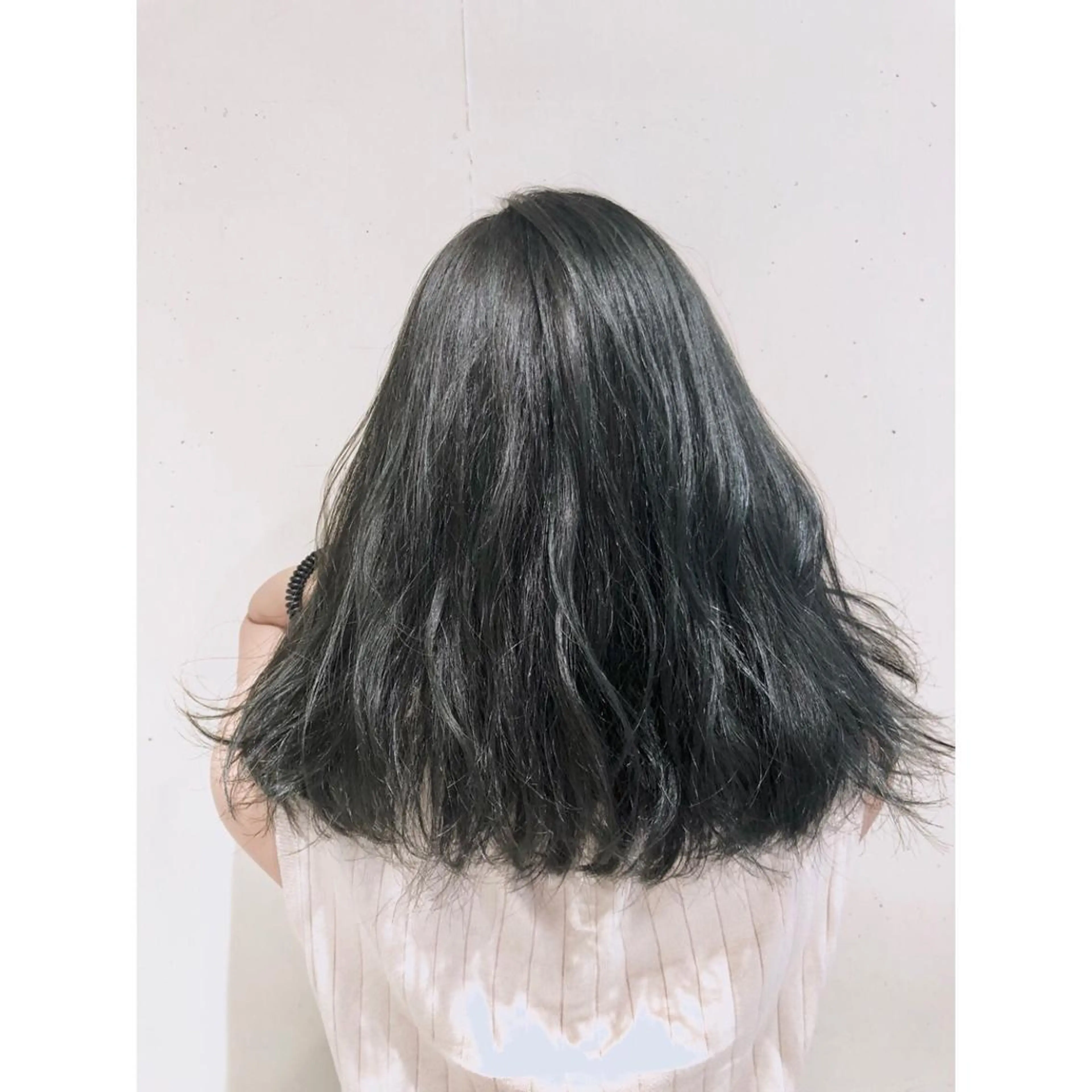 ミディアム カラー パーマ ヘアアレンジ ブリーチ 透明感カラー グラデーションカラー グレージュ ハイライトカラー 【ツヤ髪美容師】 ツダケイスケのヘアスタイル