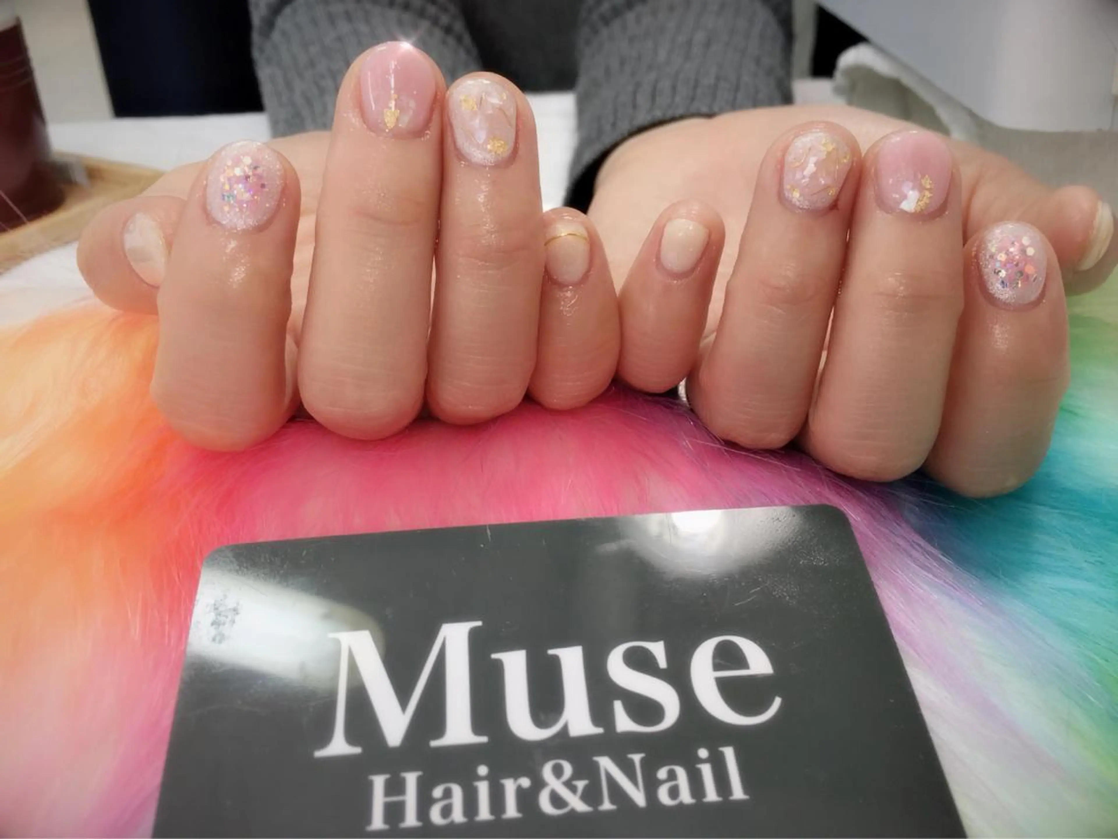 ネイル キラキラネイル ニュアンスネイル ピンク 隠れ家一戸建て金町 HIROMI 葛飾区のネイルデザイン