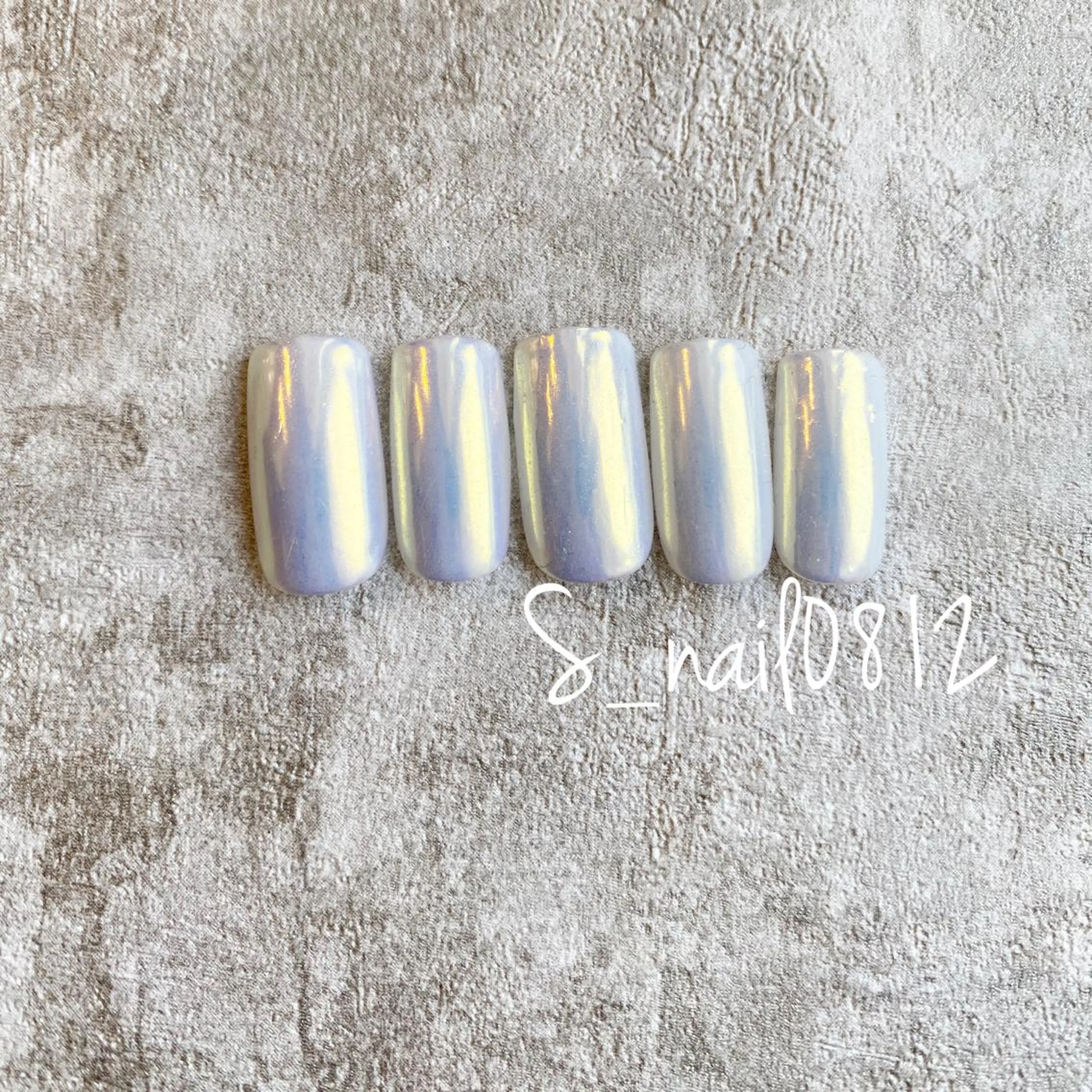 ネイル オーロラネイル ミラーネイル ホワイト ハンドネイル 菅原 さおりのネイルデザイン