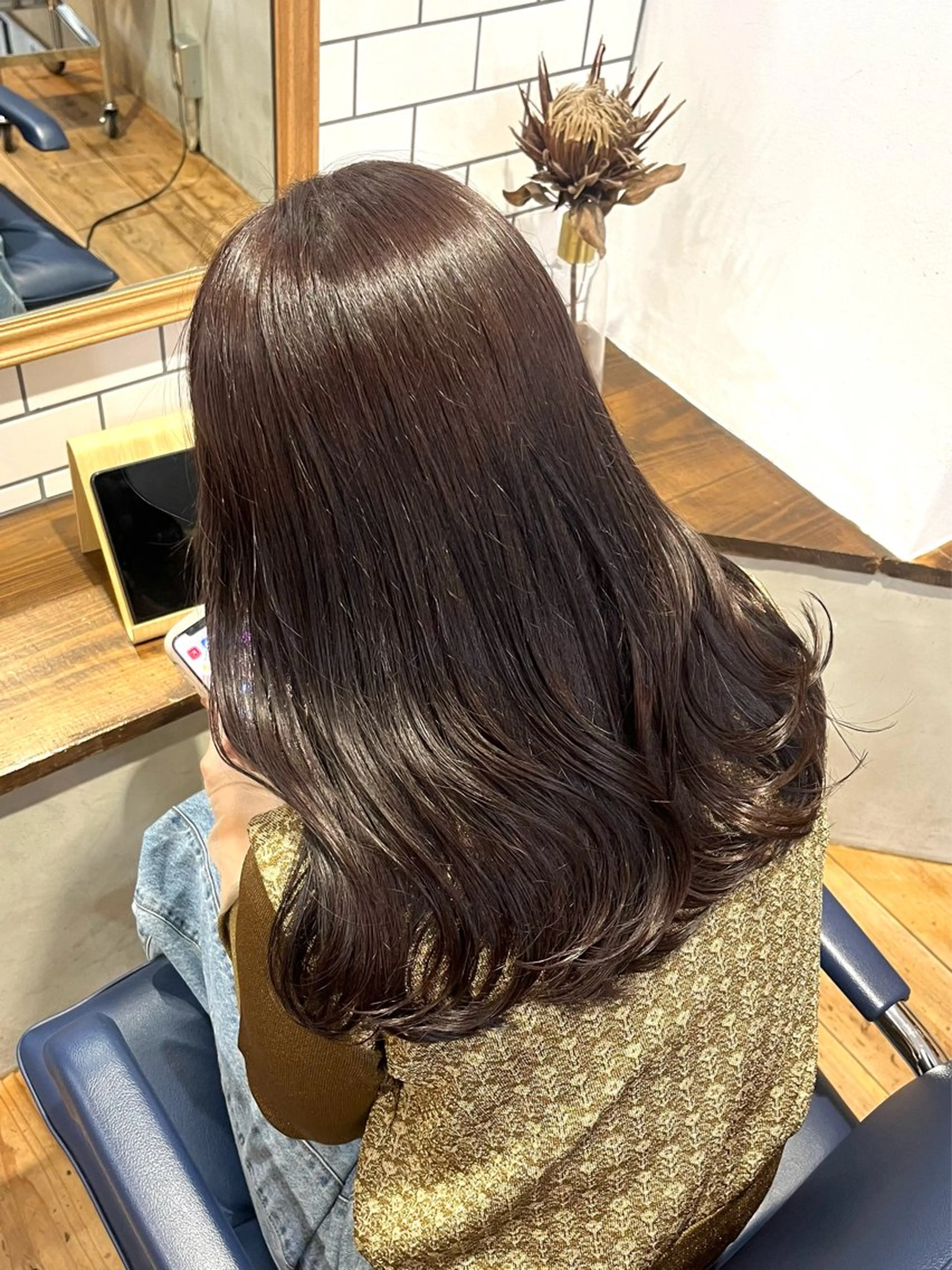セミロング カラー ブラウンカラー 透明感カラー ラベンダーカラー ラベンダーブラウン 伊藤ゆかり/髪質改善 /透明感カラーのヘアスタイル