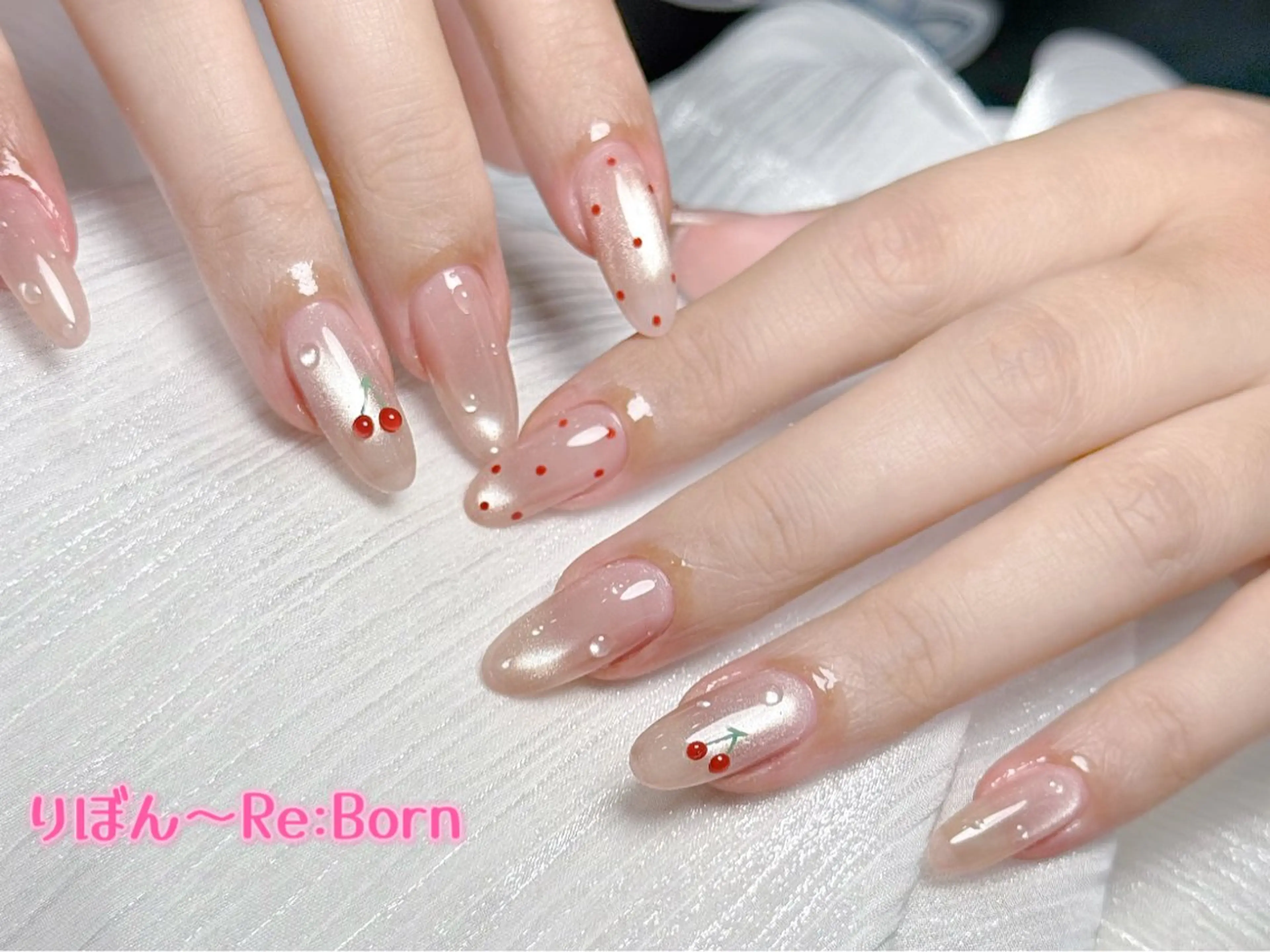 ミディアム ハンドネイル りぼん Re:Bonrのネイルデザイン