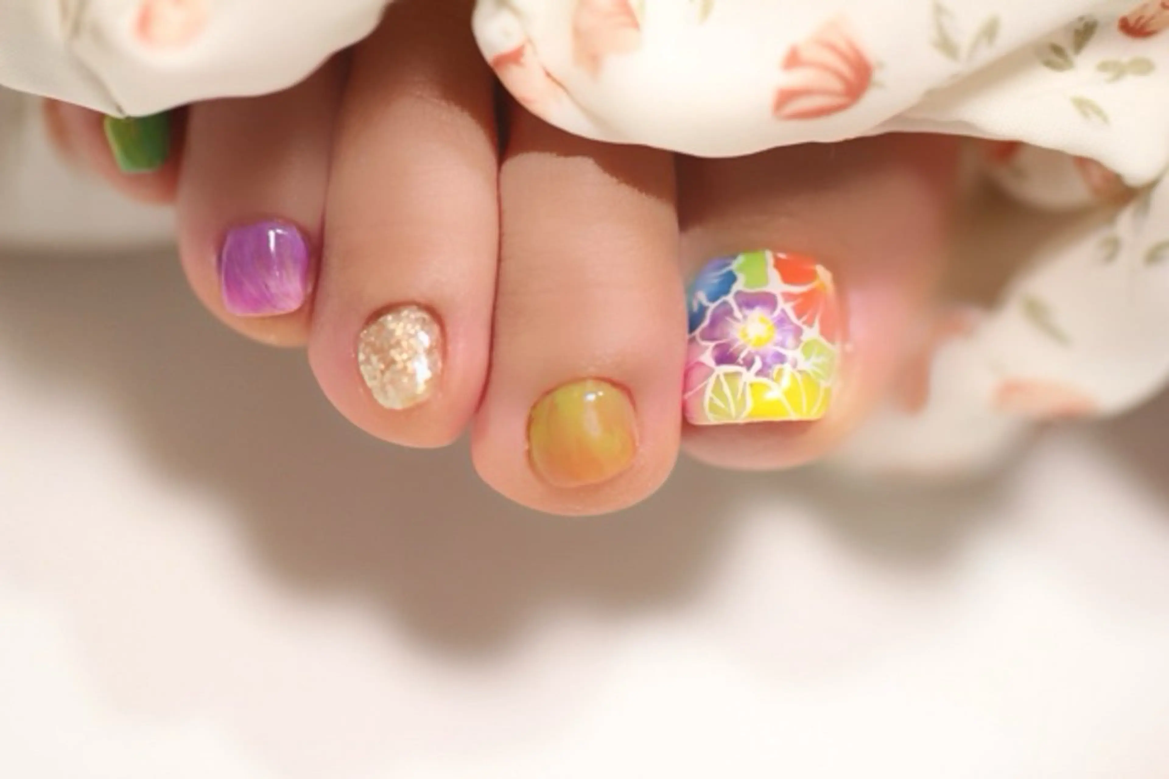 ネイル フラワーネイル フットネイル ジェルネイル 大理石ネイル(マーブル) ママリンド　志村坂上店所属・しみ えんのネイルデザイン