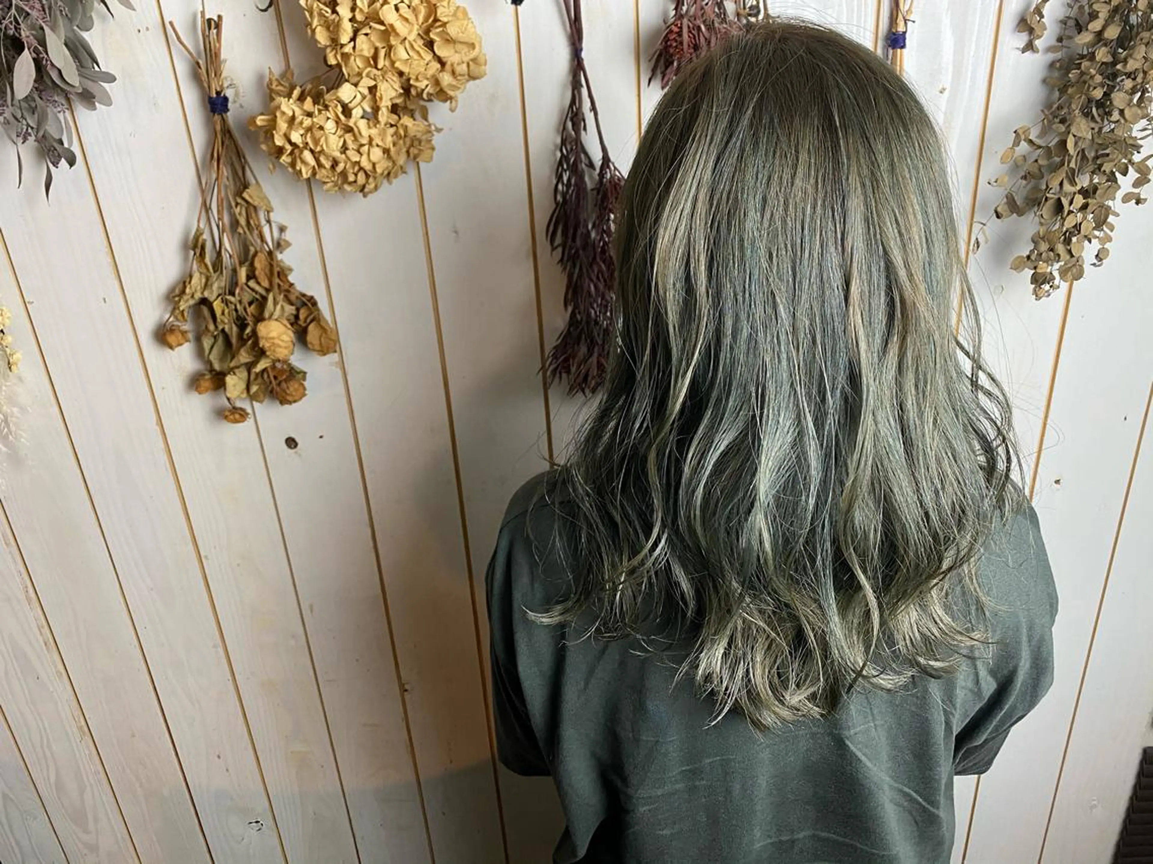 セミロング カラー LILIS hair designのヘアスタイル