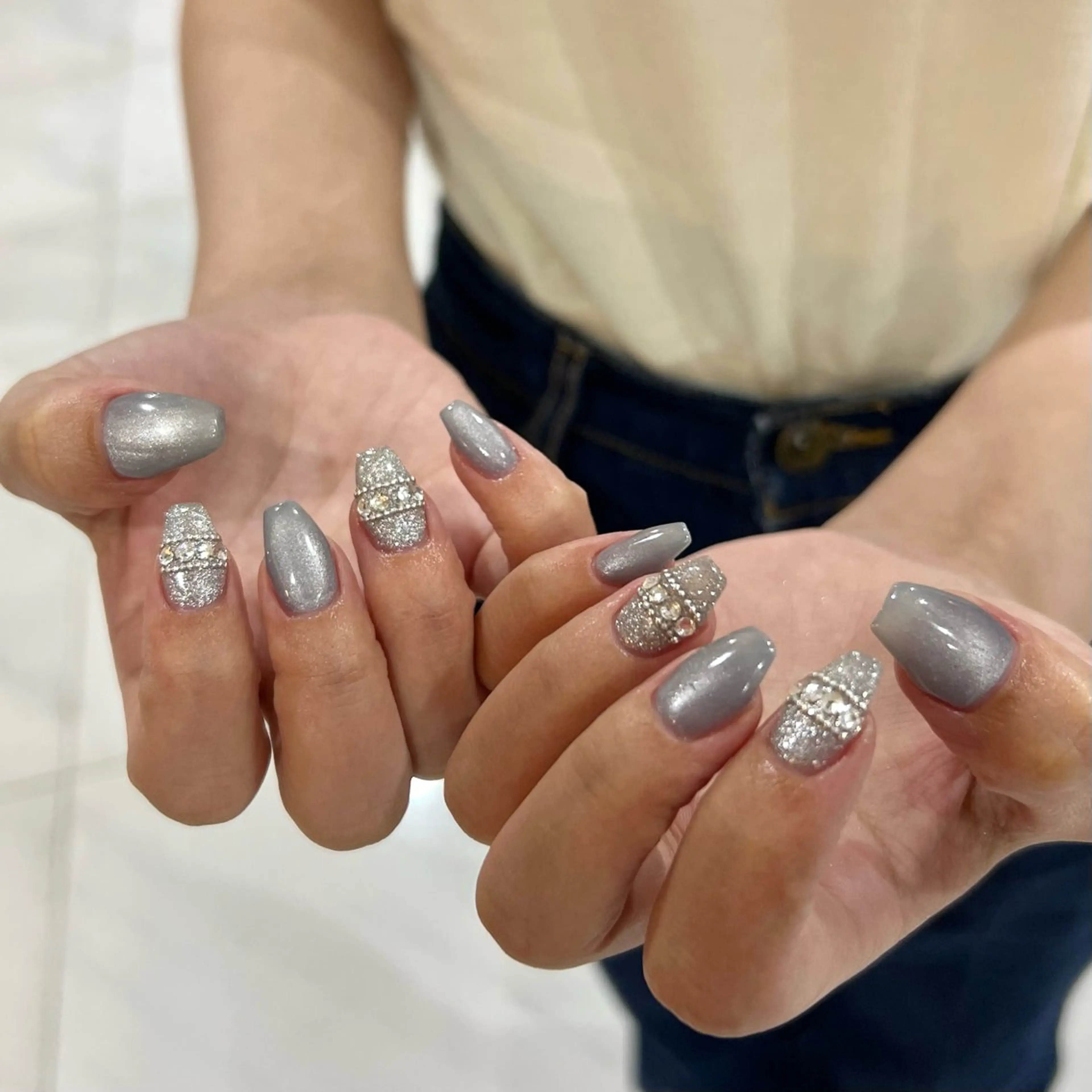 ネイル フラッシュネイル キラキラネイル マグネットネイル ストーンネイル ハンドネイル フットネイル GRANDEUR焼津 Nana🦖のネイルデザイン
