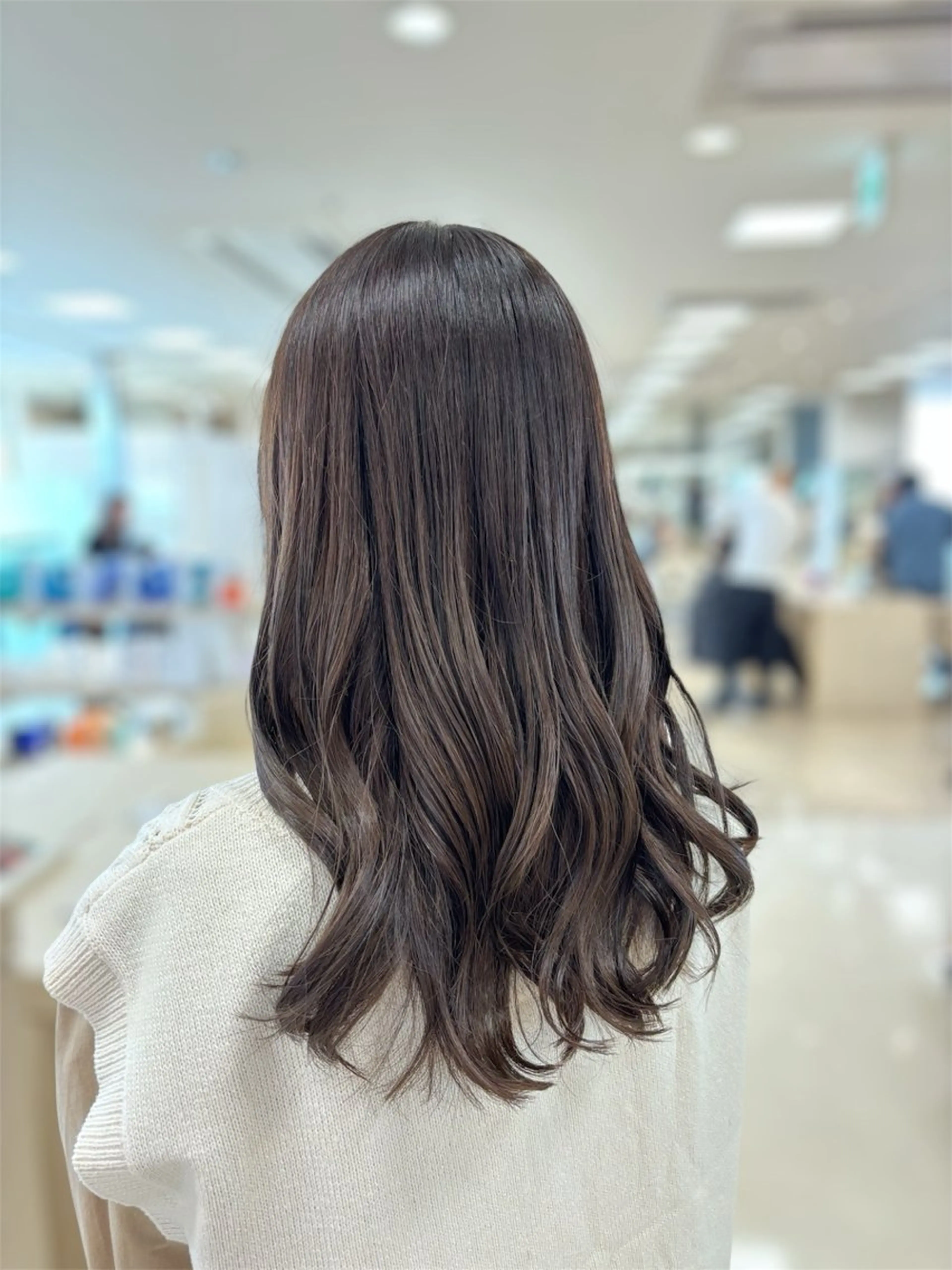 ロング ヘアカラー トリートメント ヘッドスパ ヘアセット ベージュ/つや髪/ レイヤー／ゆいなのヘアスタイル