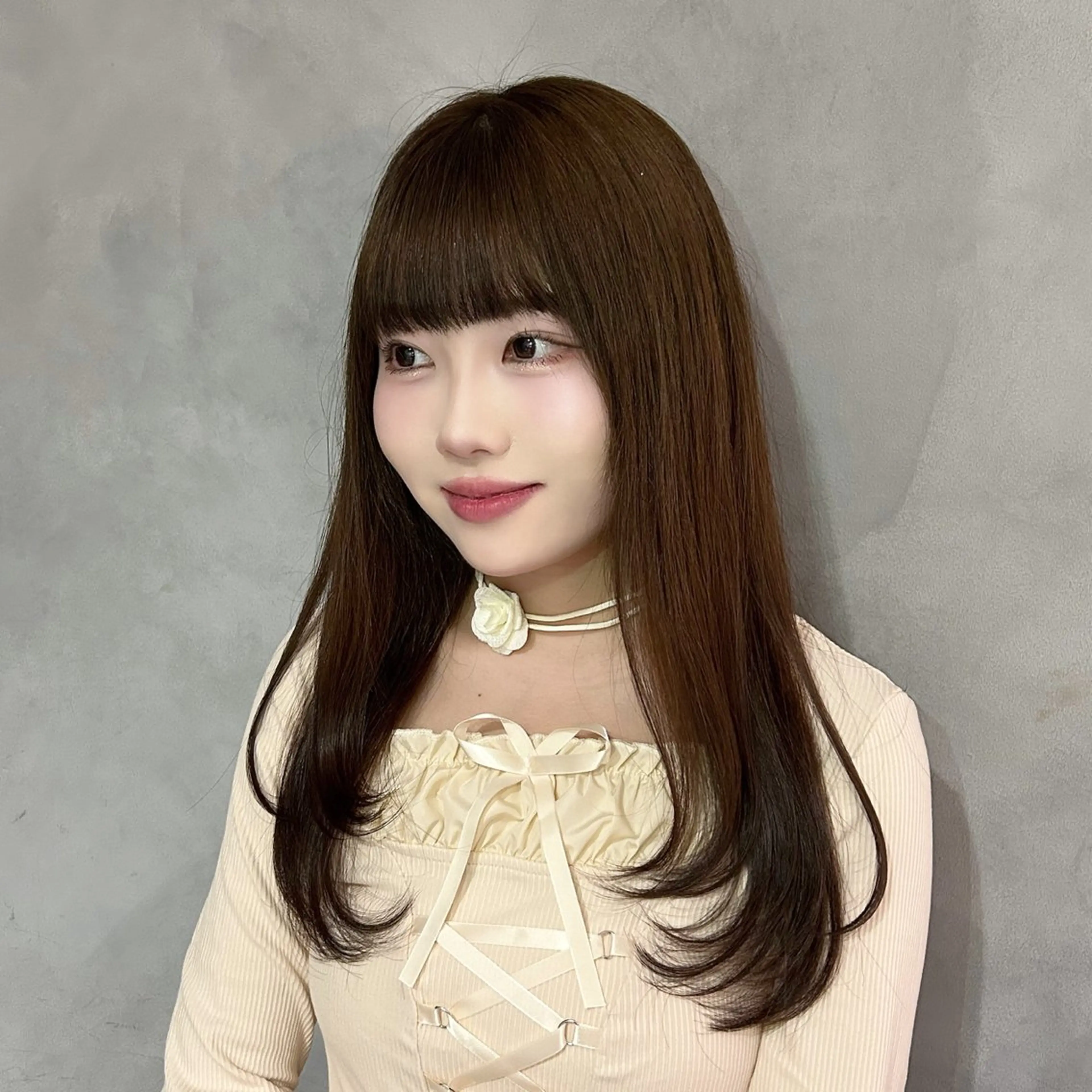 セミロング レイヤーカット 谷 亜澄のヘアスタイル