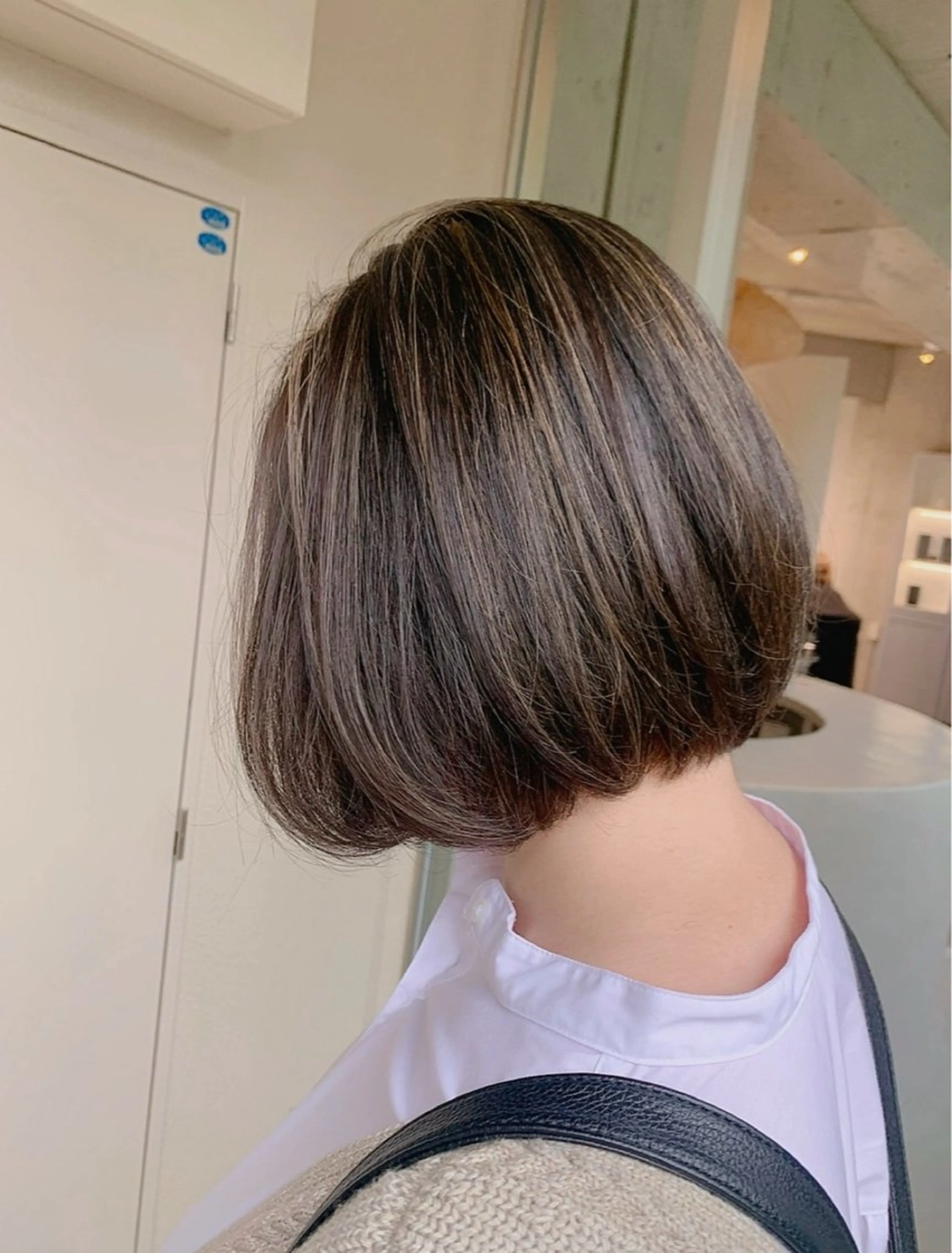 ミディアム ハイライト 早稲田 千尋のヘアスタイル