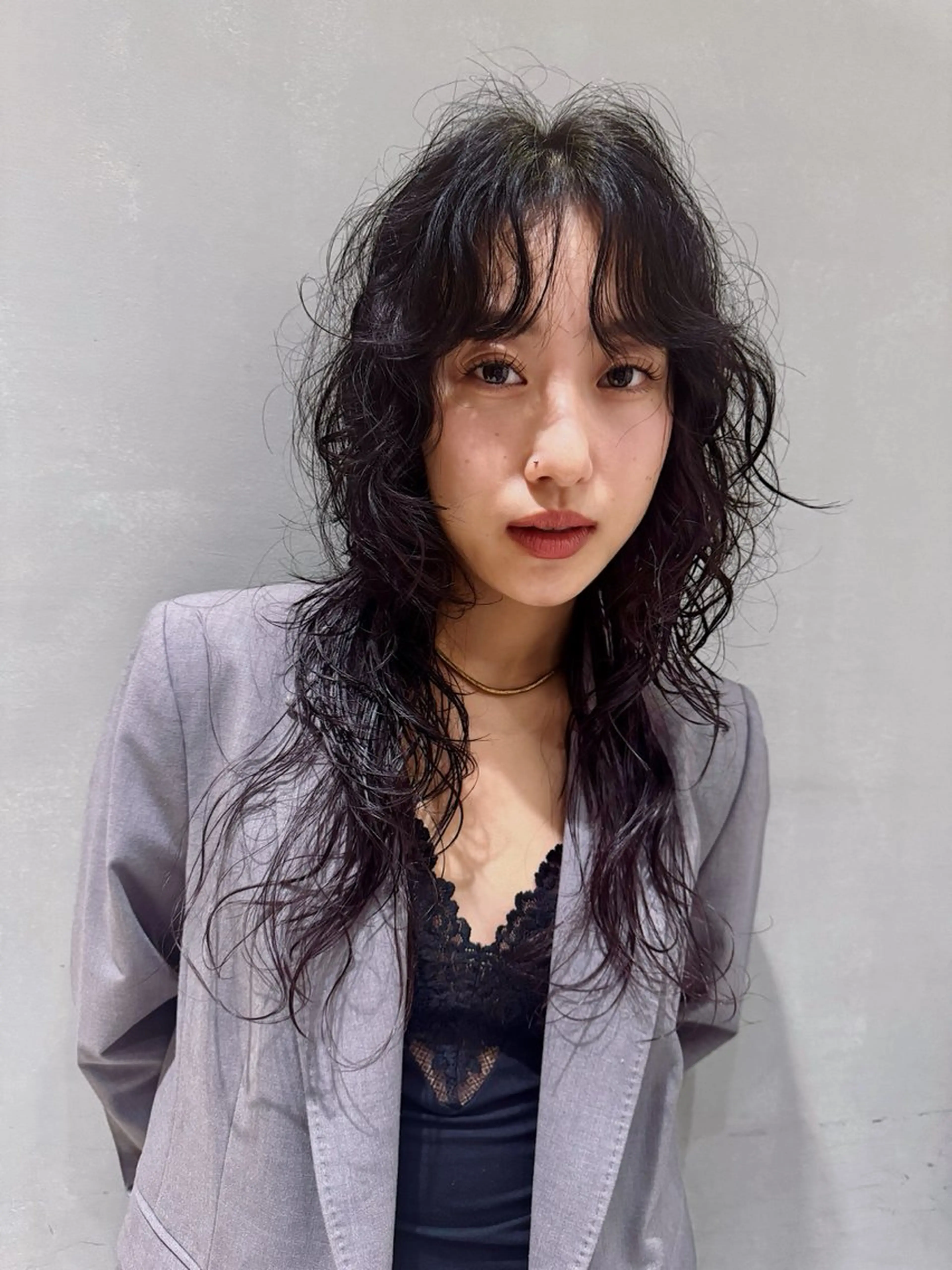 セミロング パーマ ブリーチカラー アンブレラカラーのヘアスタイル