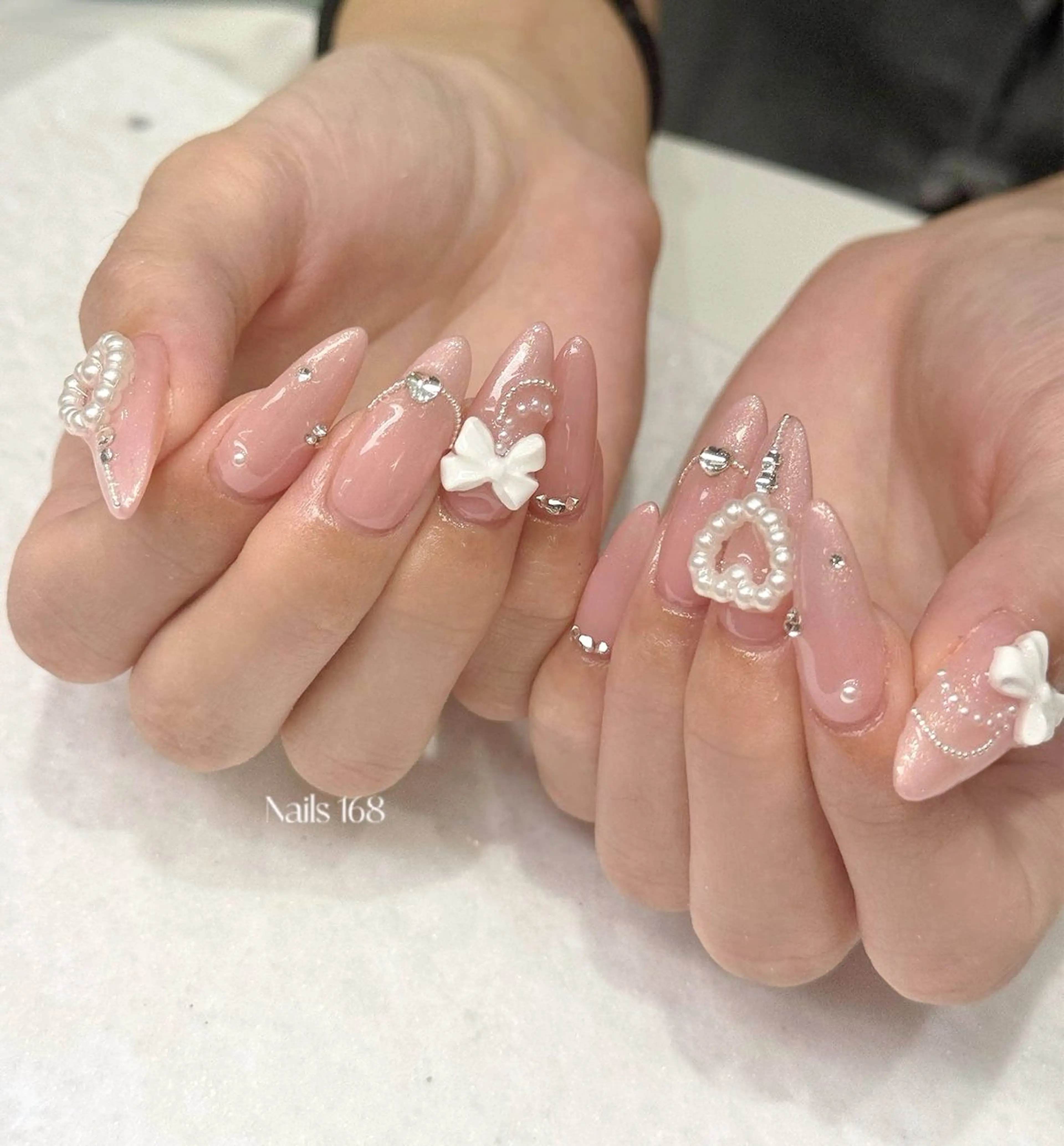 ネイル アートネイル チークネイル 韓国ネイル マグネットネイル ニュアンスネイル NAILS168 新大久保店のネイルデザイン