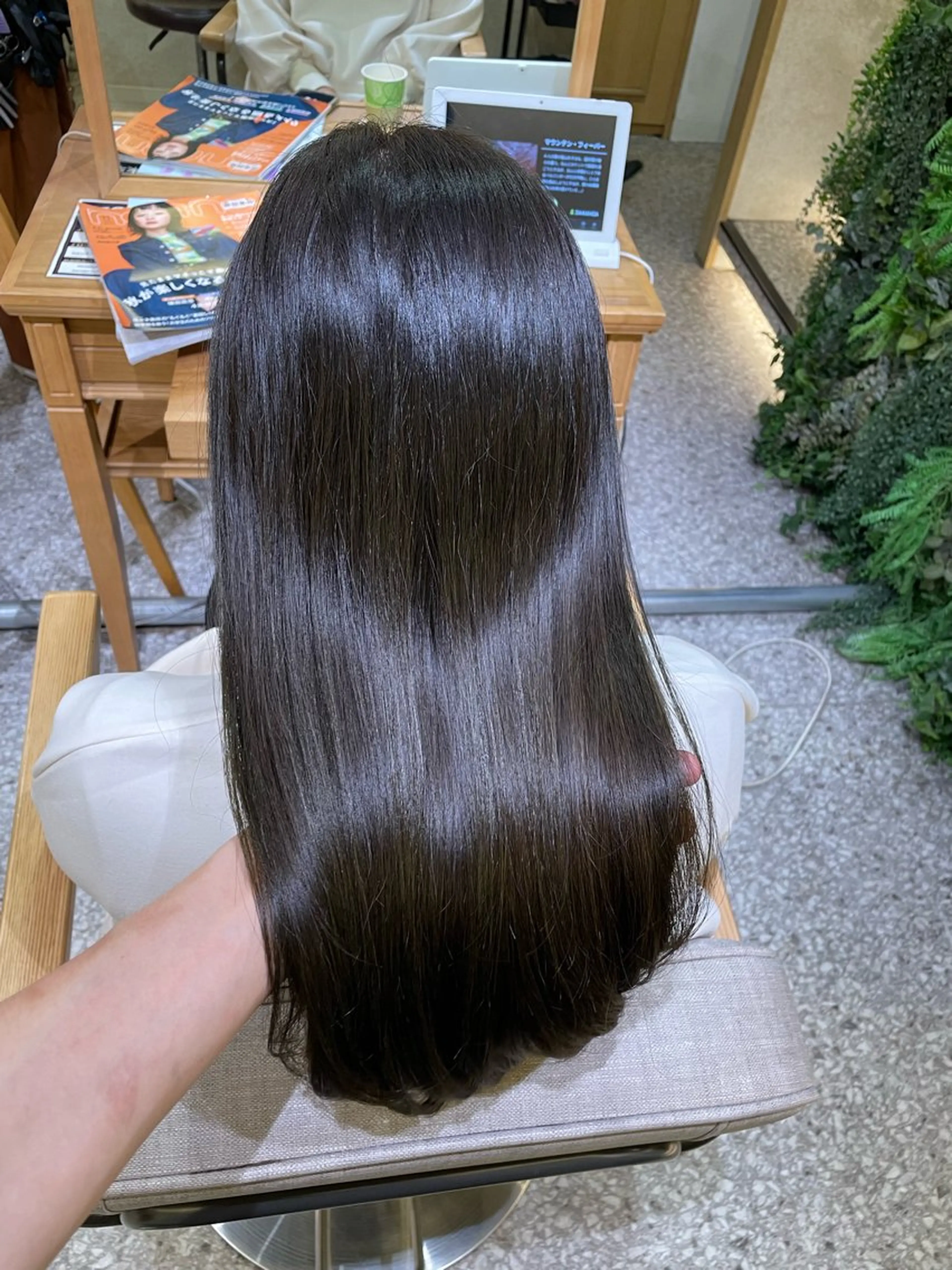 【🐣1日2名限定】艶々プレミアム縮毛矯正+カットの写真