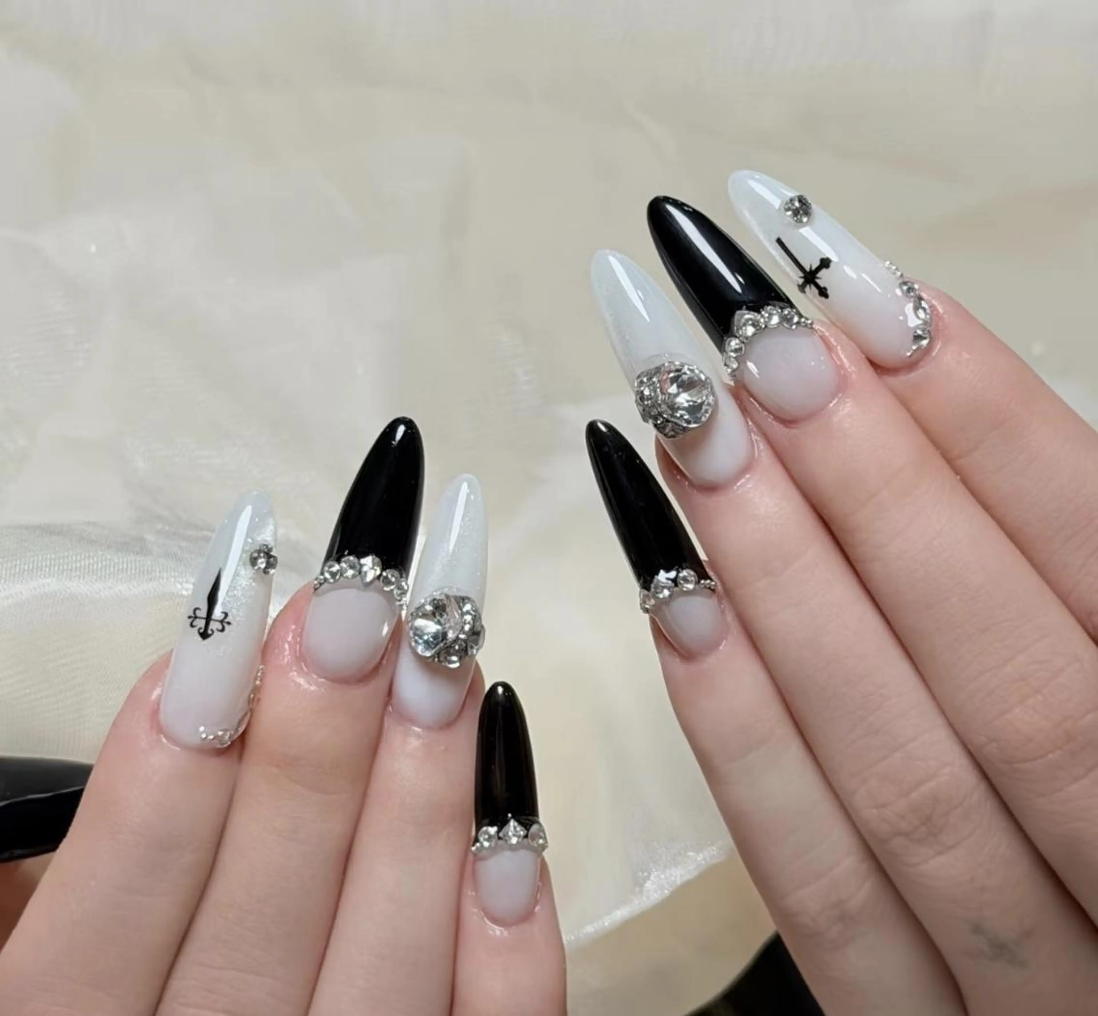 ネイル ハンドネイル ハンドケア 🍑 momo_nailのネイルデザイン