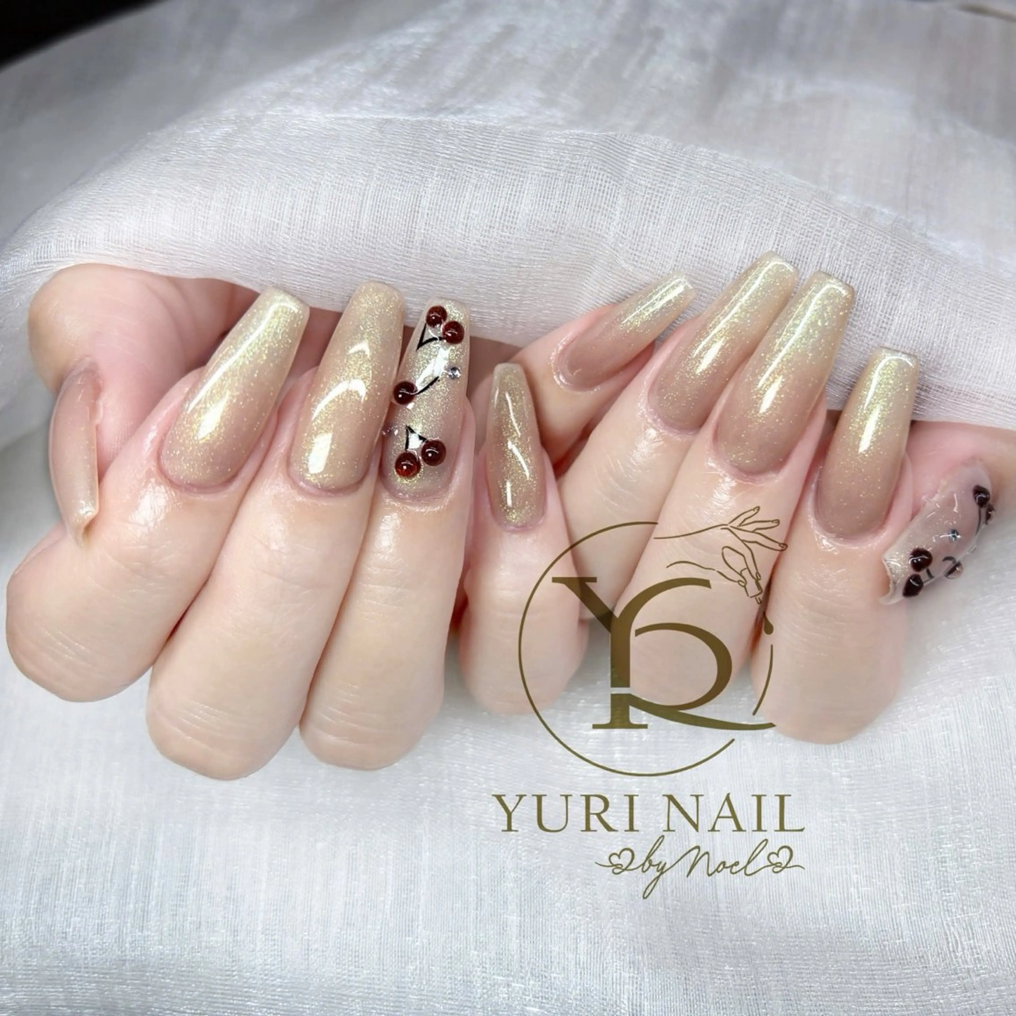 ネイル オーロラネイル ブルー チークネイル フットネイル フレンチネイル ハンドネイル フットネイル ハンドケア YURI Nail Funabashiのネイルデザイン