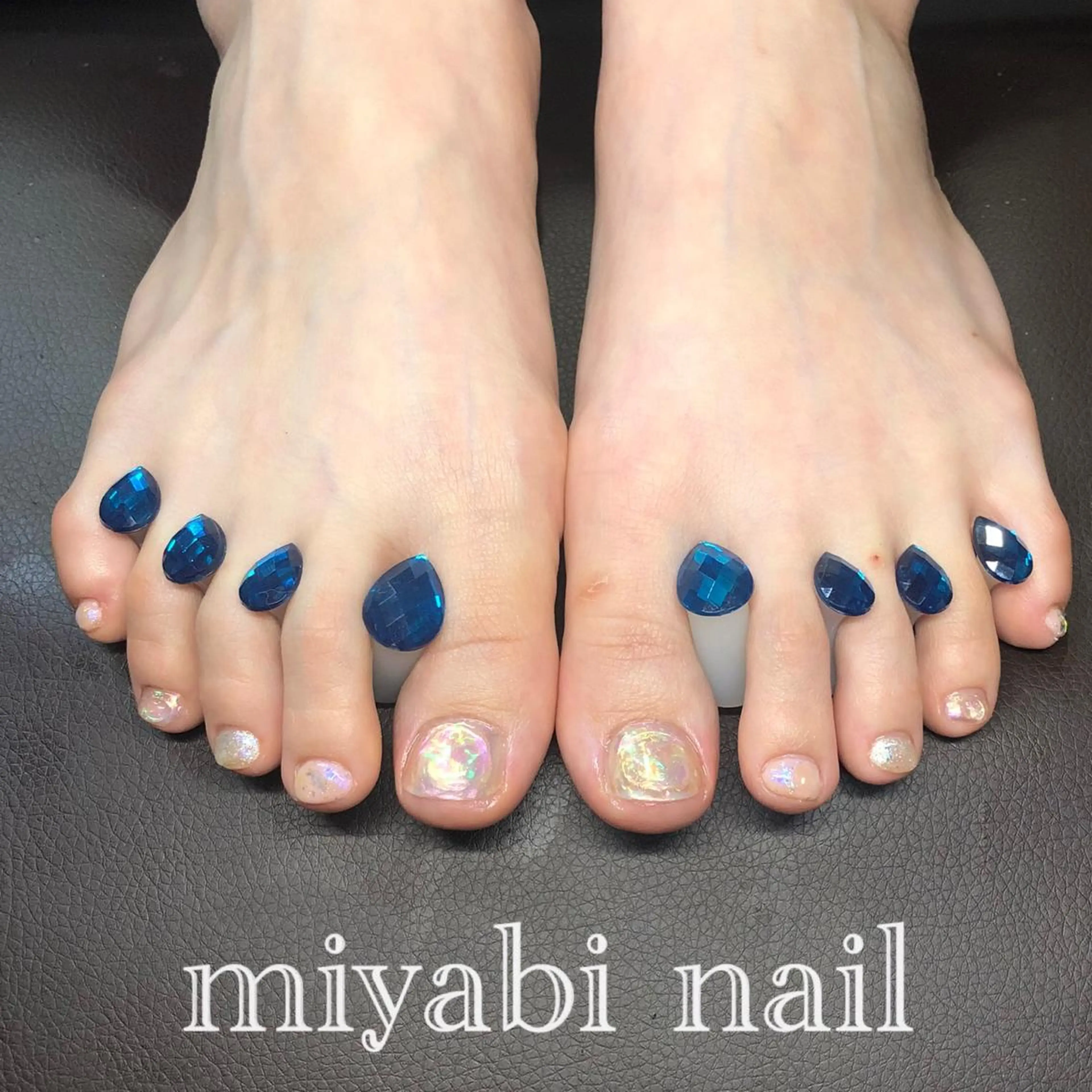 ネイル オーロラネイル フットネイル ジェルネイル 氷ネイル・うるうるネイル ラメ(グリッター) フットネイル miyabi nail 桂川駅近くのネイルデザイン