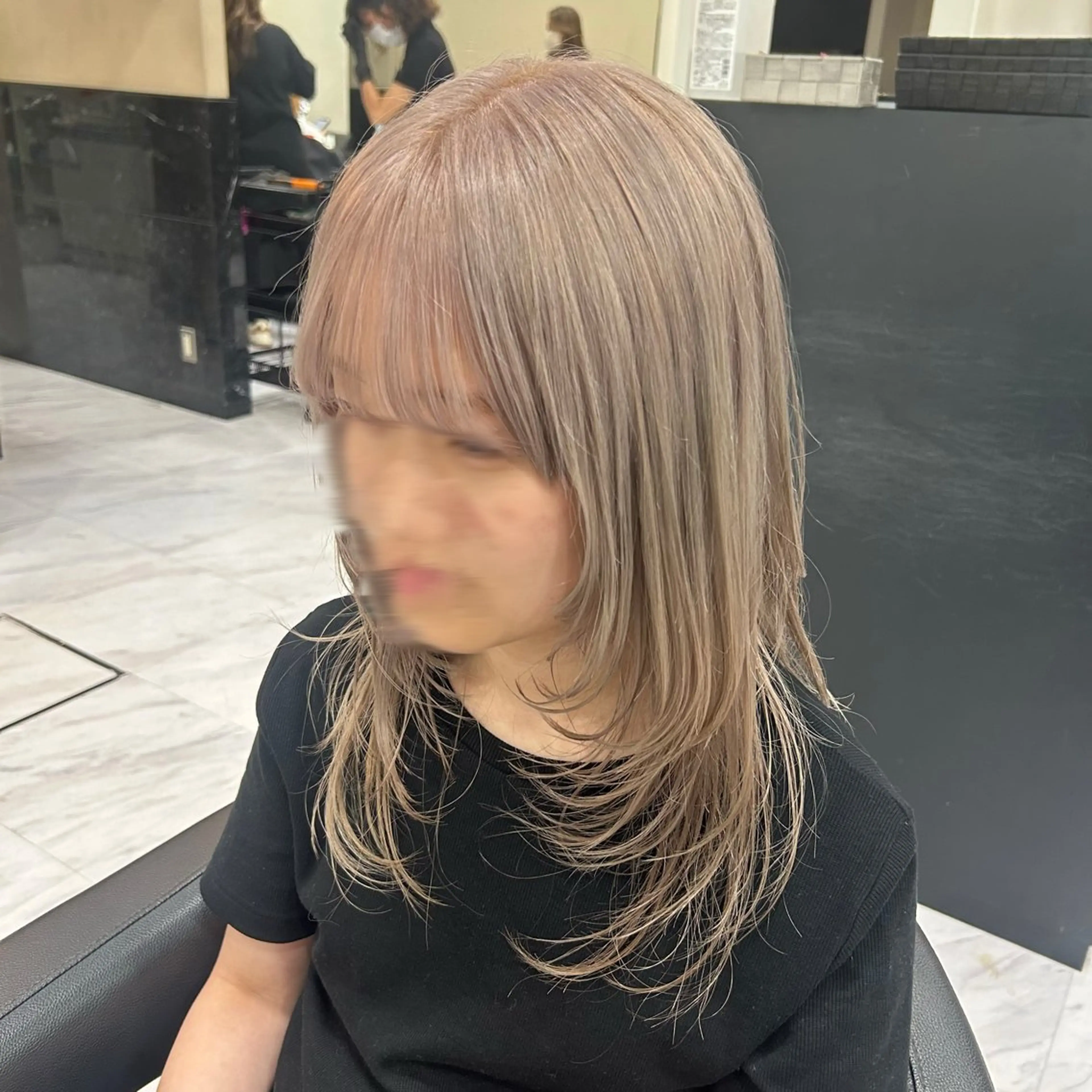 セミロング カラー 🫧💞ハイトーン 瀧田 菜々花🦄🫧のヘアスタイル