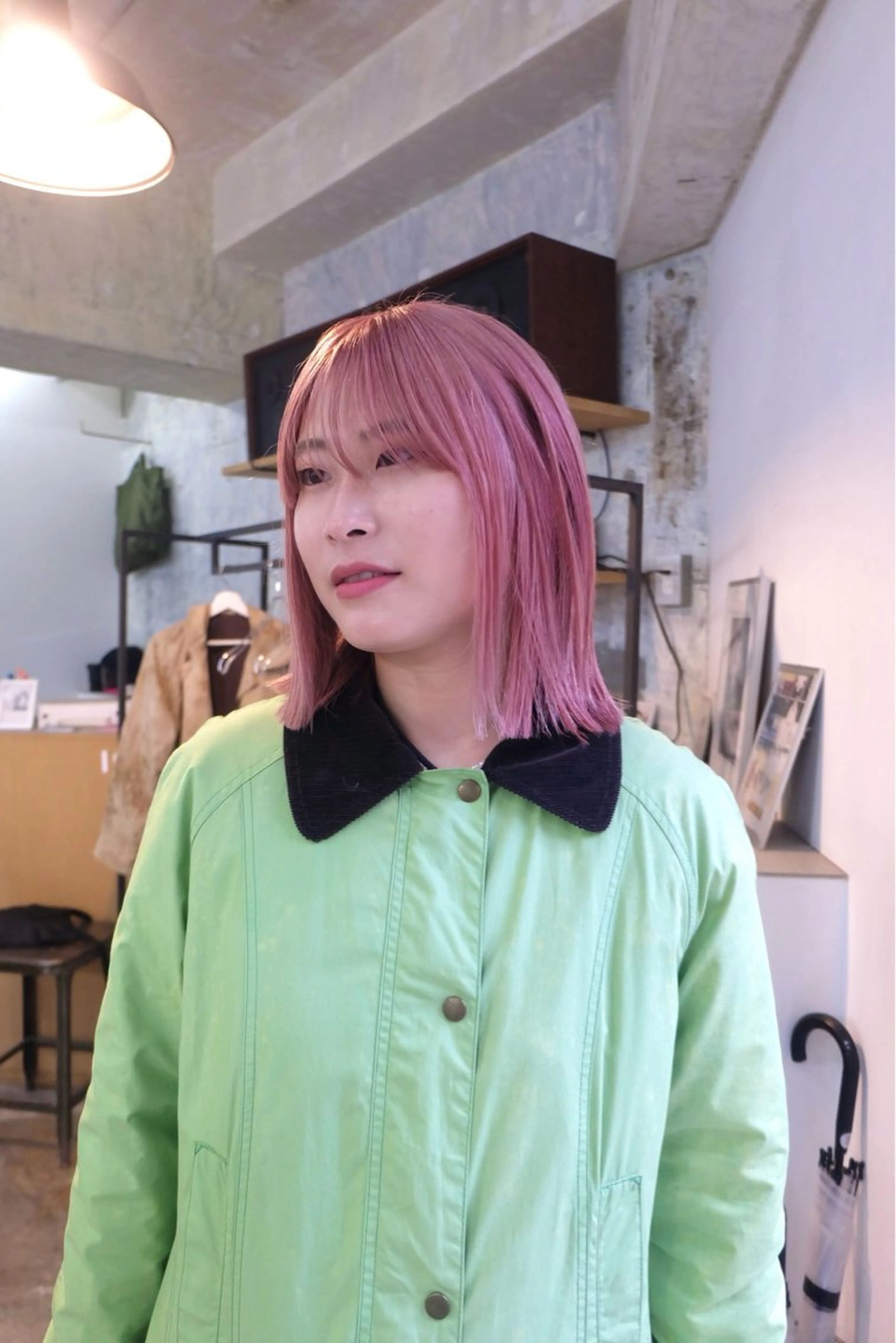 ミディアム カラー 佐藤 しずくのヘアスタイル