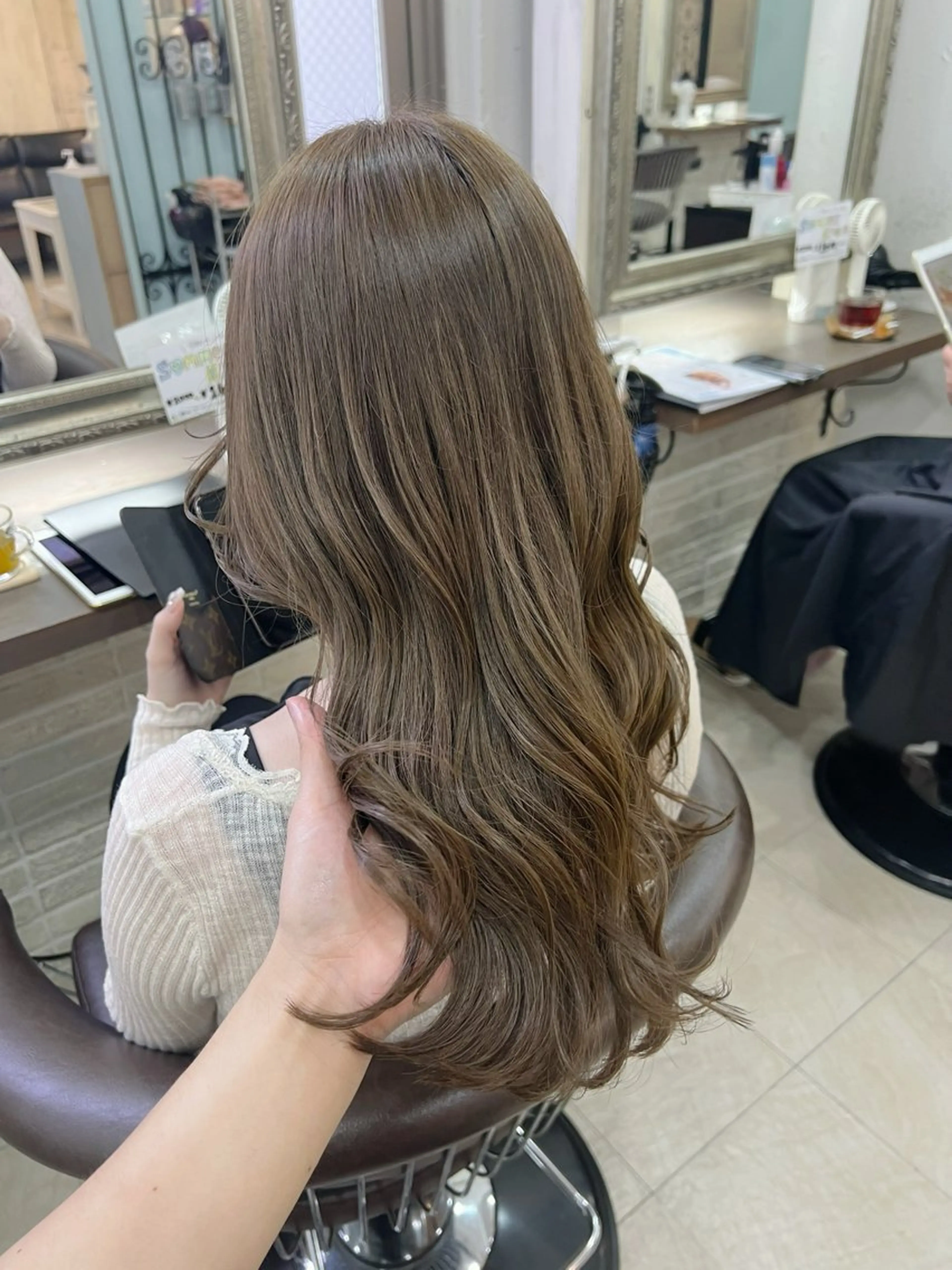 🔥平日限定特別価格🔥カット✂️最新透明感カラー🫒Aujuaトリートメント🦁の写真