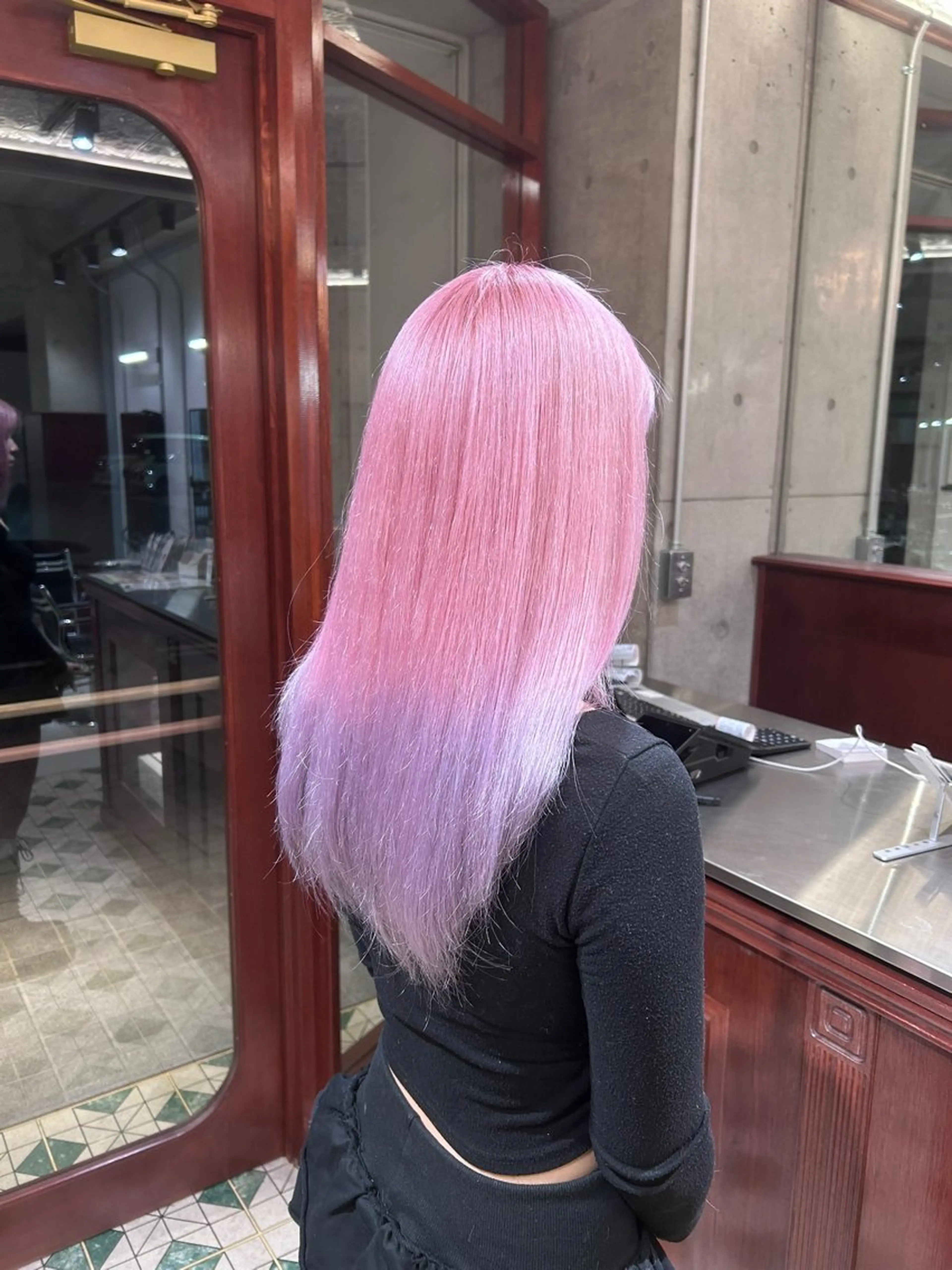 ロング カラー ヘアカラー 閼伽井 誇和のヘアスタイル