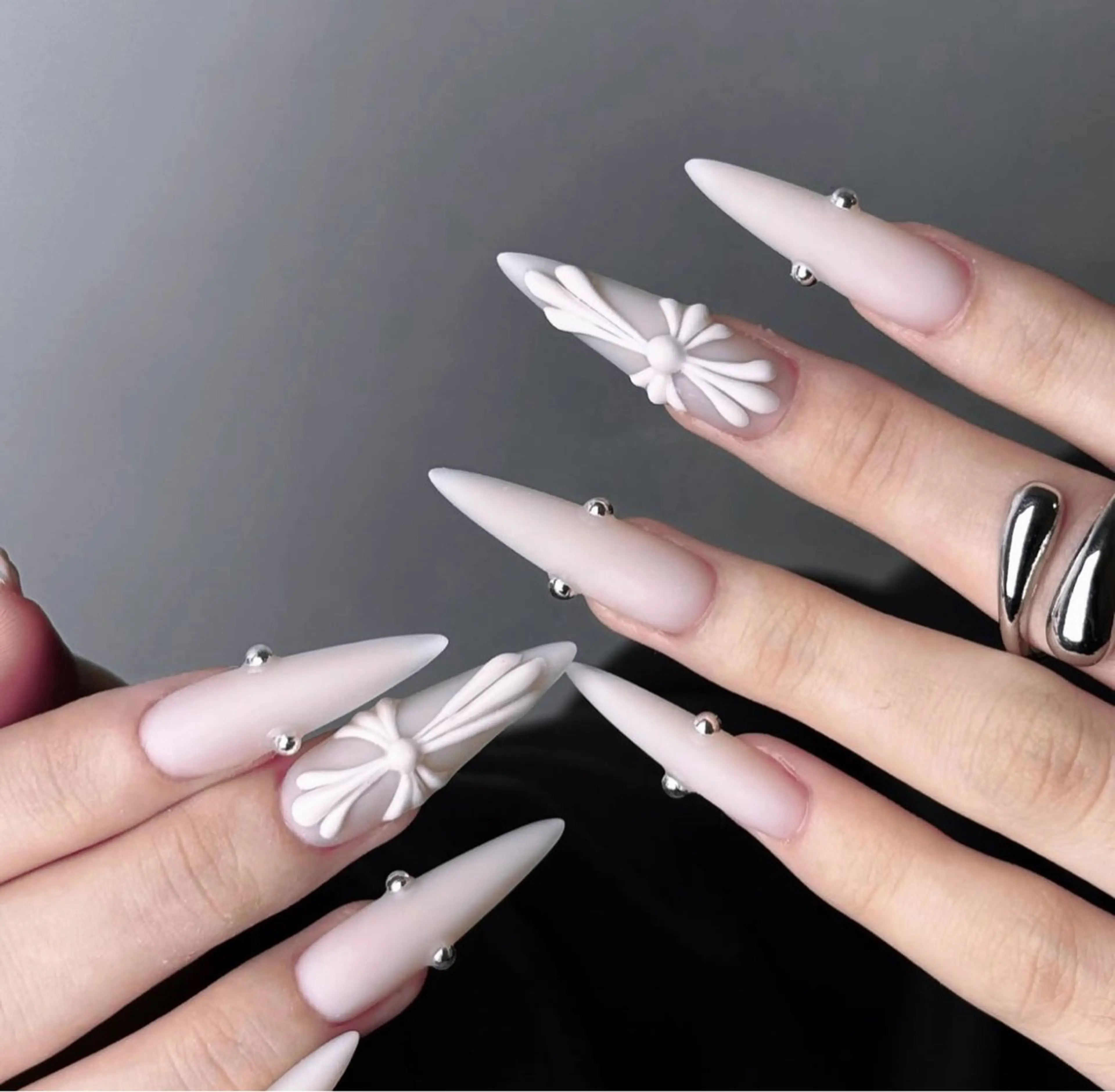 ネイル 長さ出し フレンチネイル 韓国ネイル レース マグネットネイル ハンドネイル 波 なみのネイルデザイン