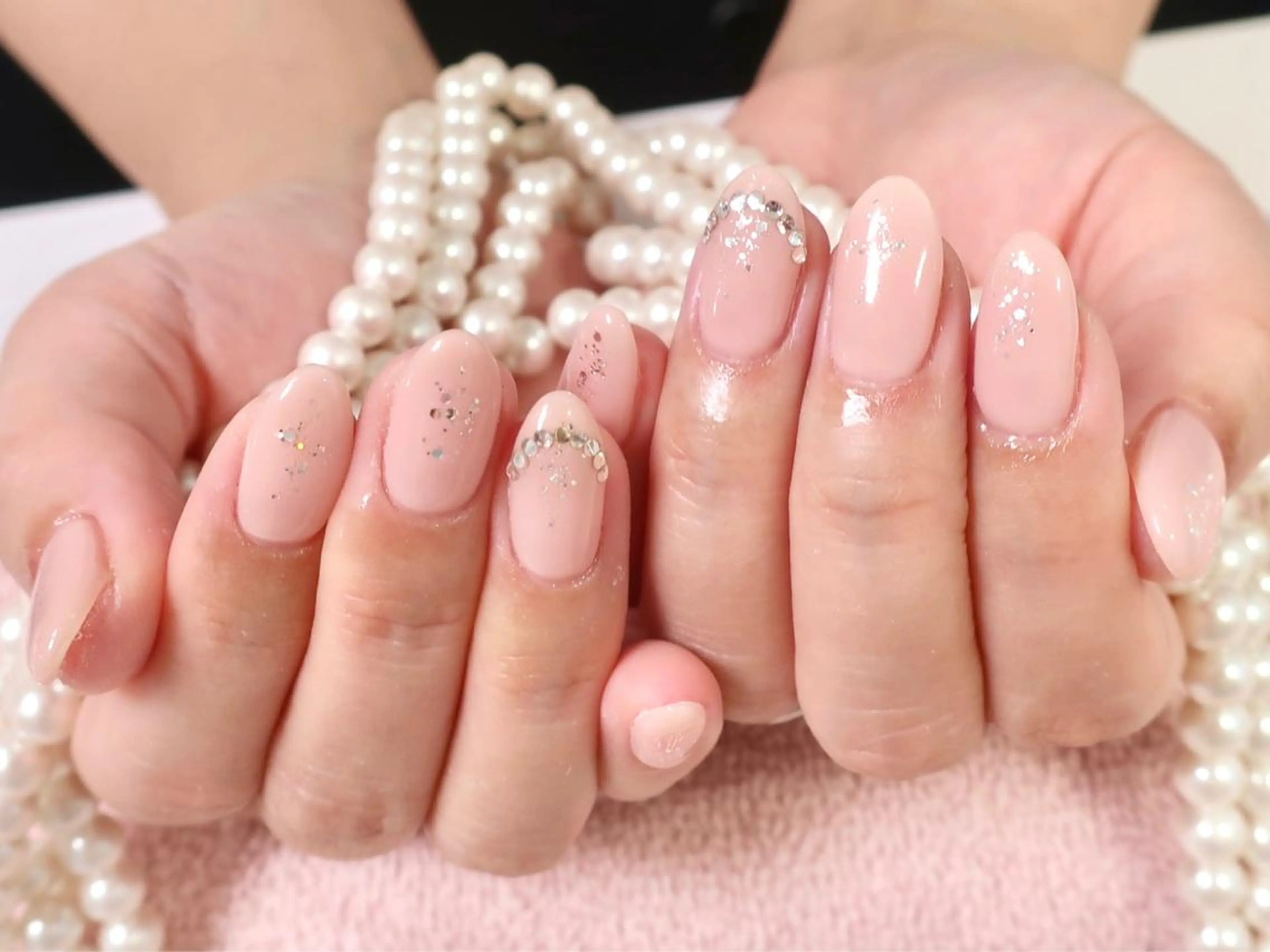 ネイル フレンチネイル ストーンネイル ハンドネイル つきかわ ともみのネイルデザイン