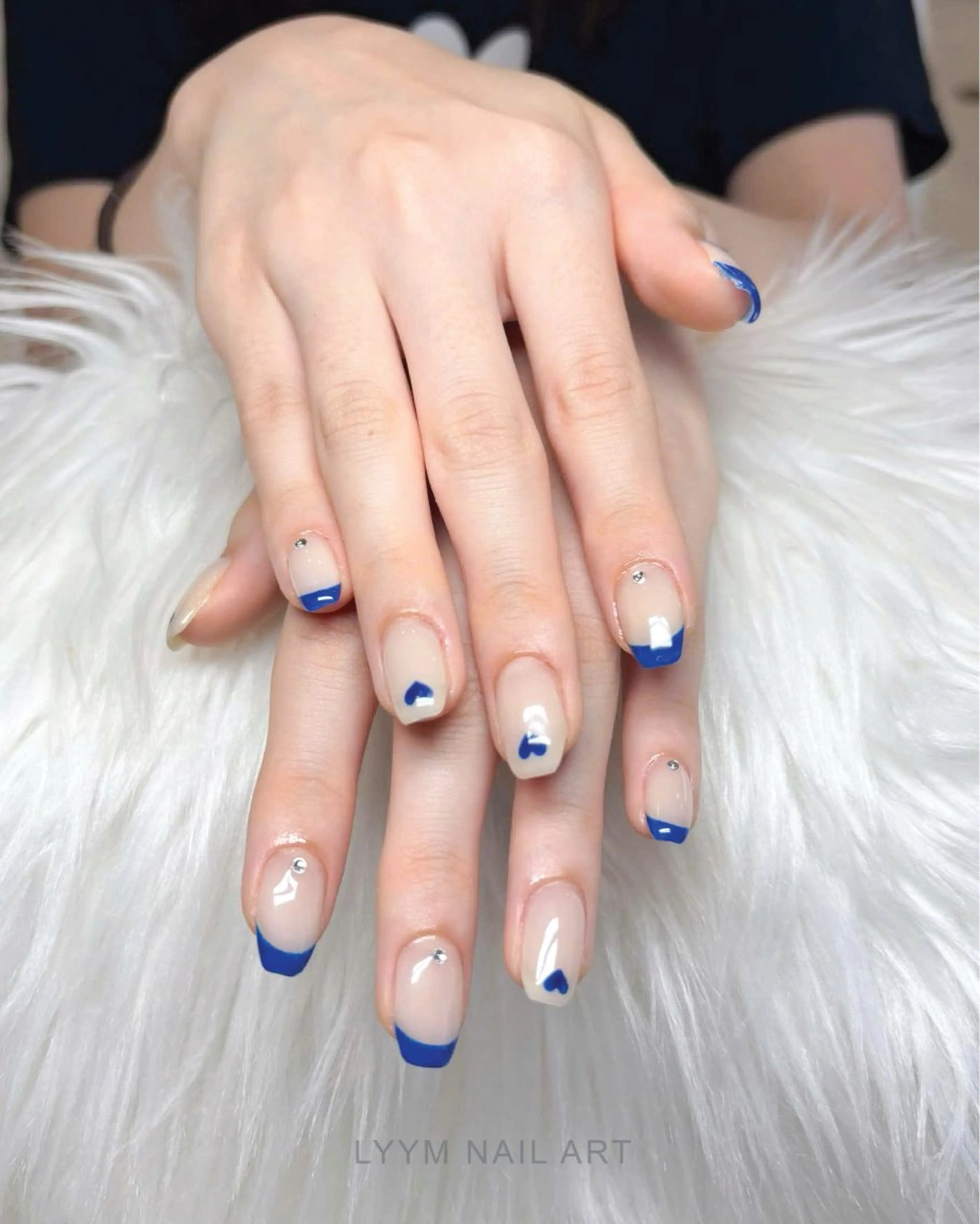 ネイル ブルー クリアネイル フレンチネイル ハート シンプルネイル LYYM Salonのネイルデザイン