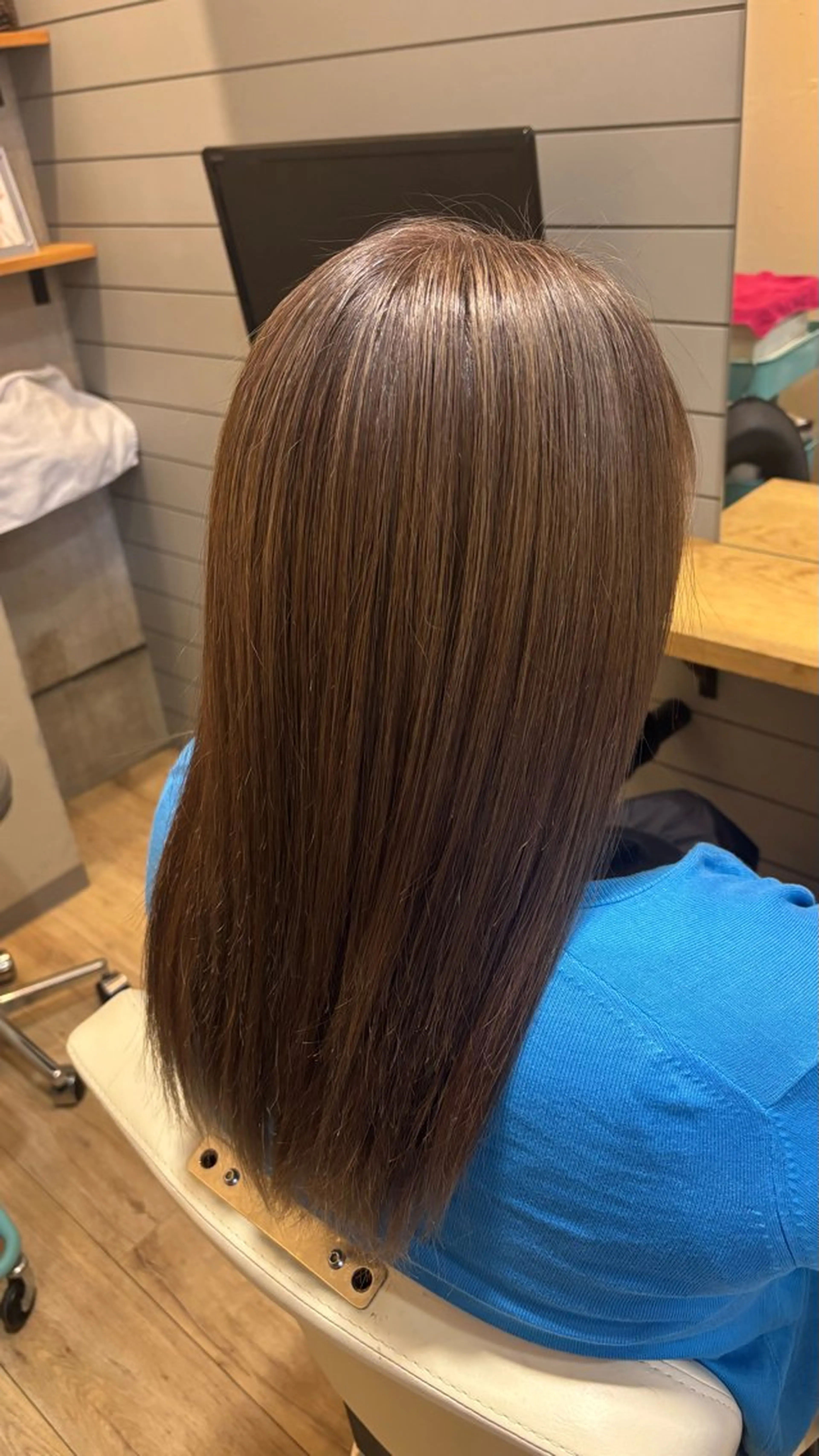 ロング makoto⌇レイヤ ー⌇艶カラー🍒のヘアスタイル