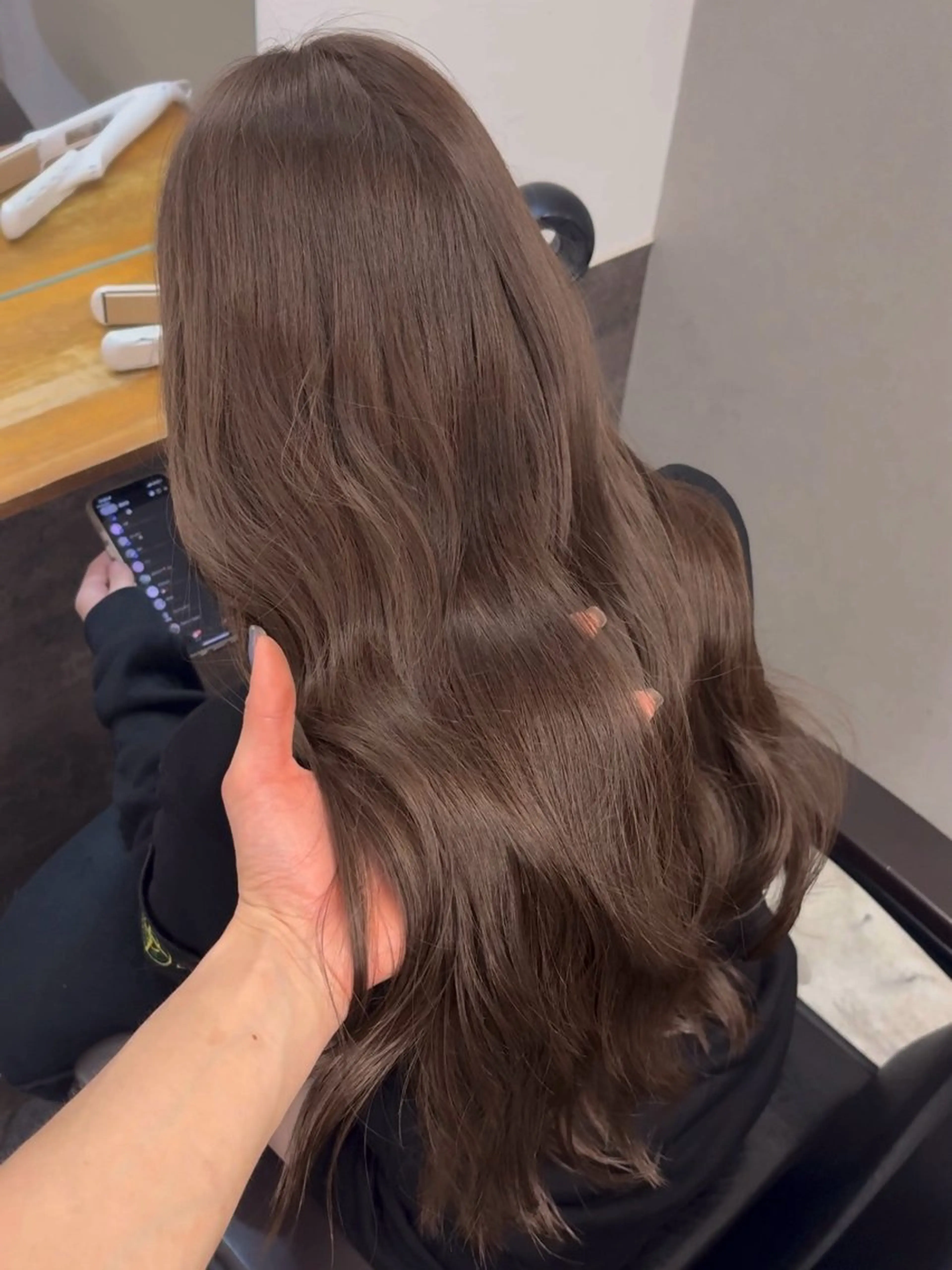 ロング カラー ベージュカラー ブリーチ ダブルカラー モカベージュ ブリーチなしカラー ヘアカラー 🩵福岡ブリーチなし レイヤー/紫音🩵のヘアスタイル