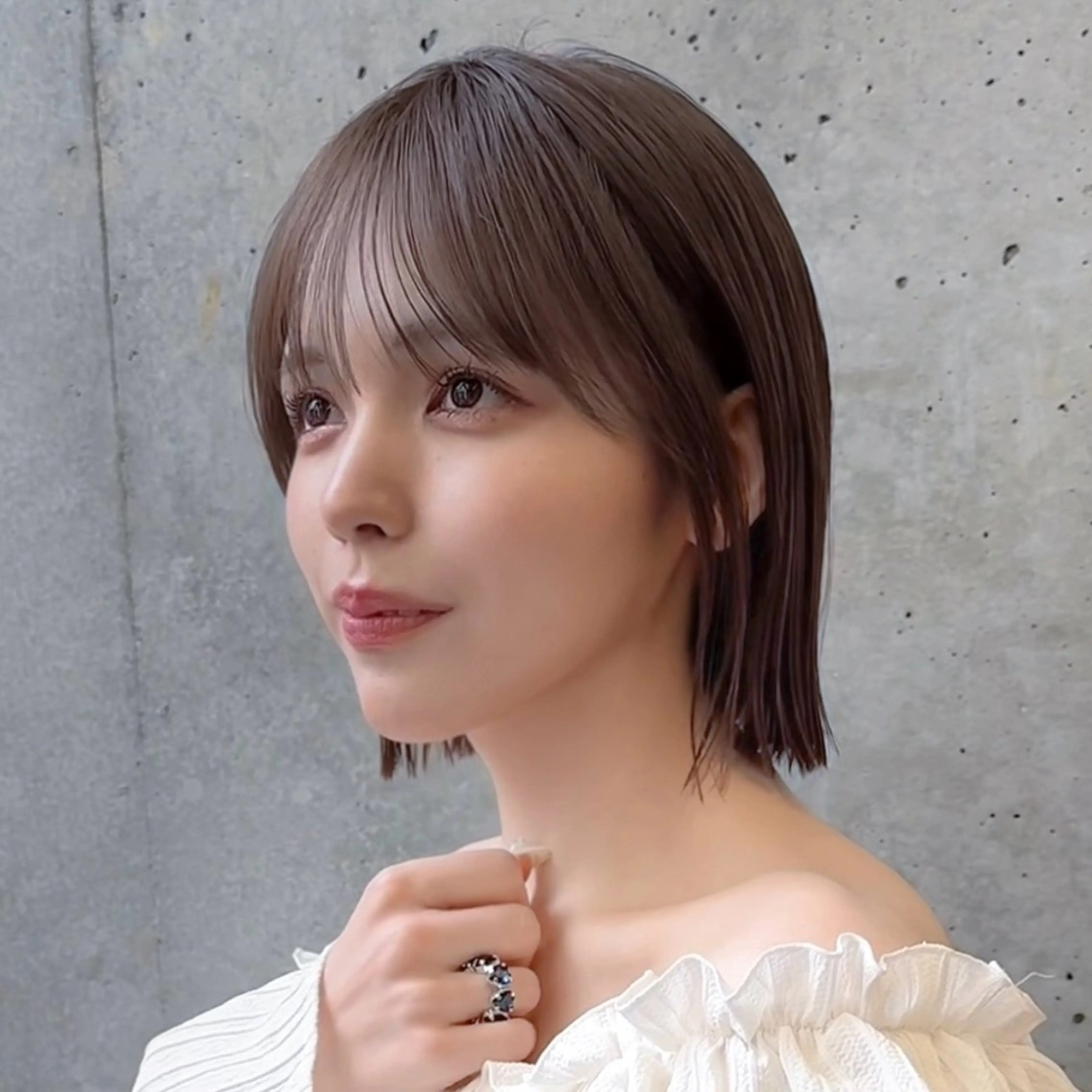 ミディアム カラー 切りっぱなしボブ ボブ サイドバング 柔らかいレイヤー🌿 大人ヘア/みっきーのヘアスタイル