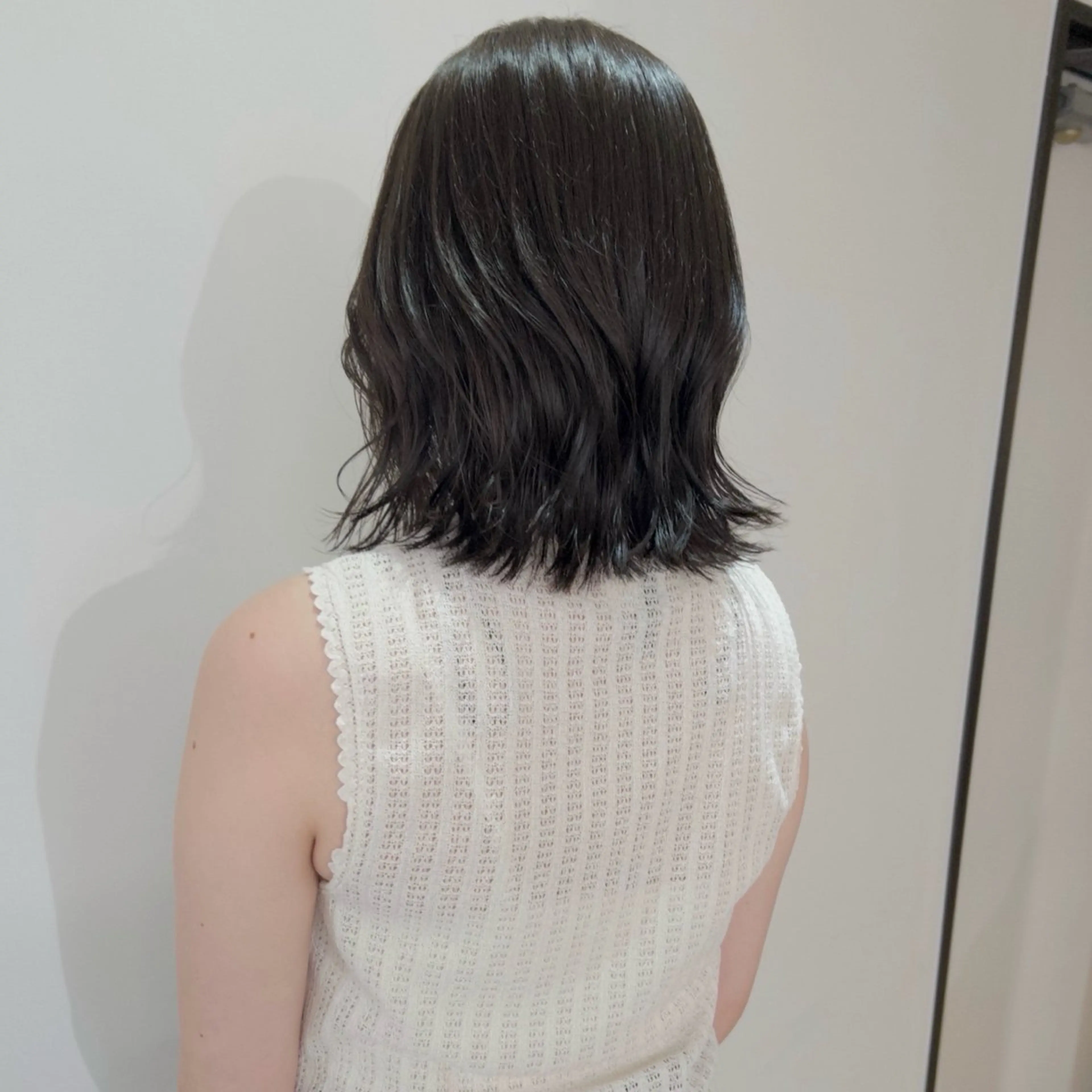 ミディアム カラー 透明感カラー 顔まわりレイヤー 顔周りカット ハッシュカット レイヤーカット カット ヘアカラー トリートメント nonoka オリーブ/レイヤーのヘアスタイル