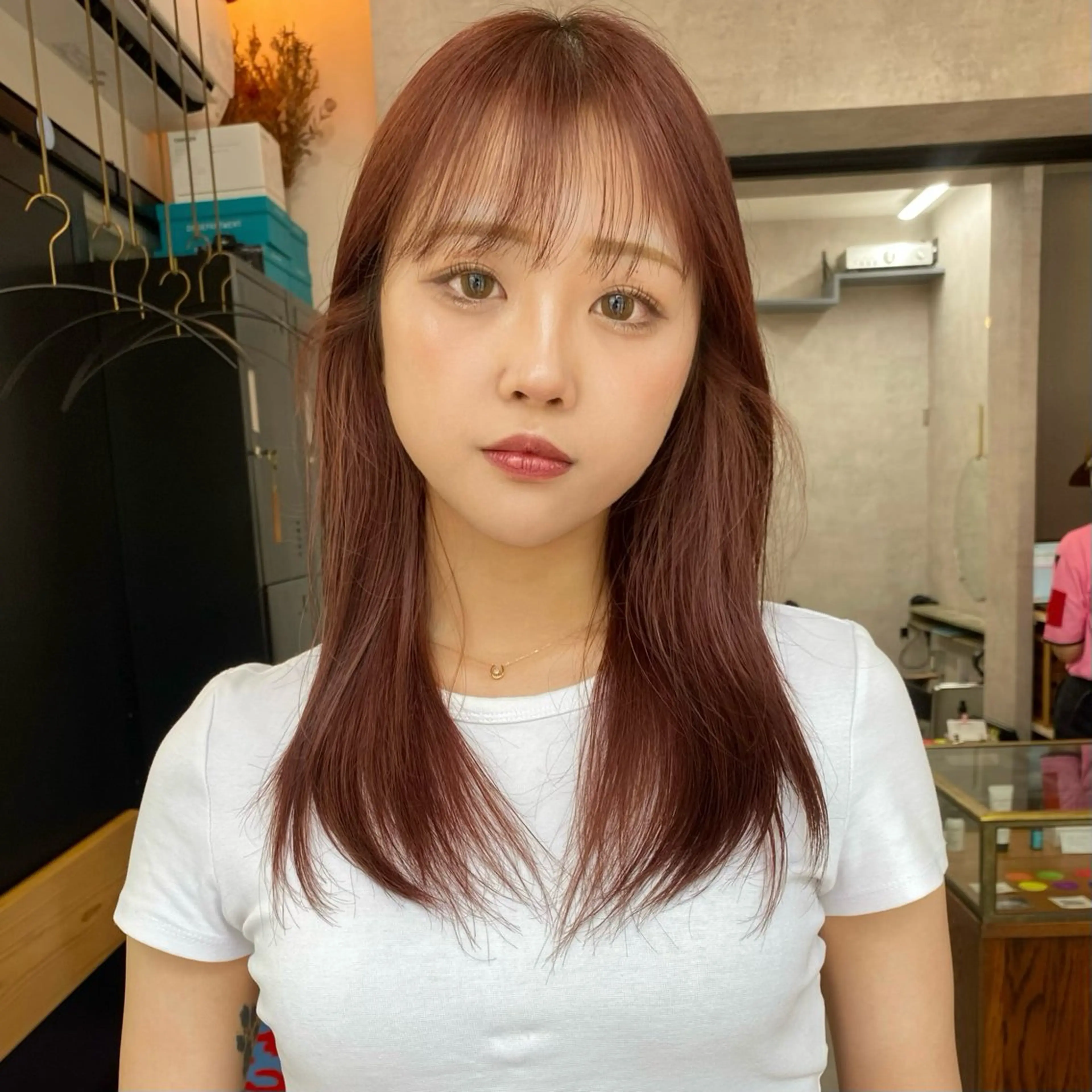 ロング カラー ブラウンカラー ピンクカラー ダウンパーマ 【sity.ザイク】のヘアスタイル